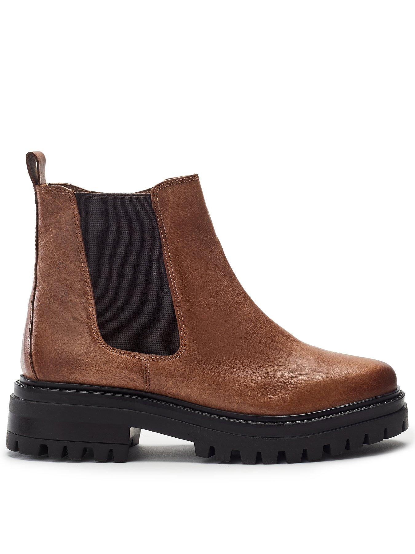 undefined Odasia Leather Chelsea Boots - Tan