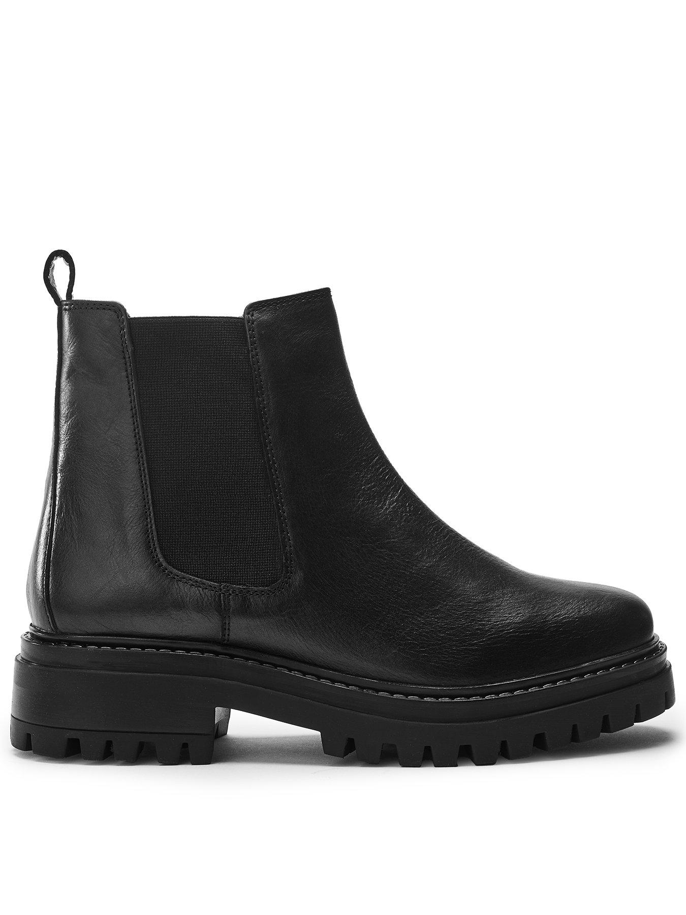 undefined Odasia Leather Chelsea Boots - Black