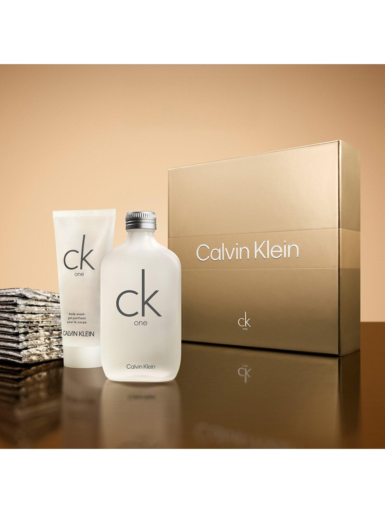 Image 3 of 7 of Calvin Klein Ck One Essence Parfum Intense and Shower Gel Unisex Duo Gift Set 50ml