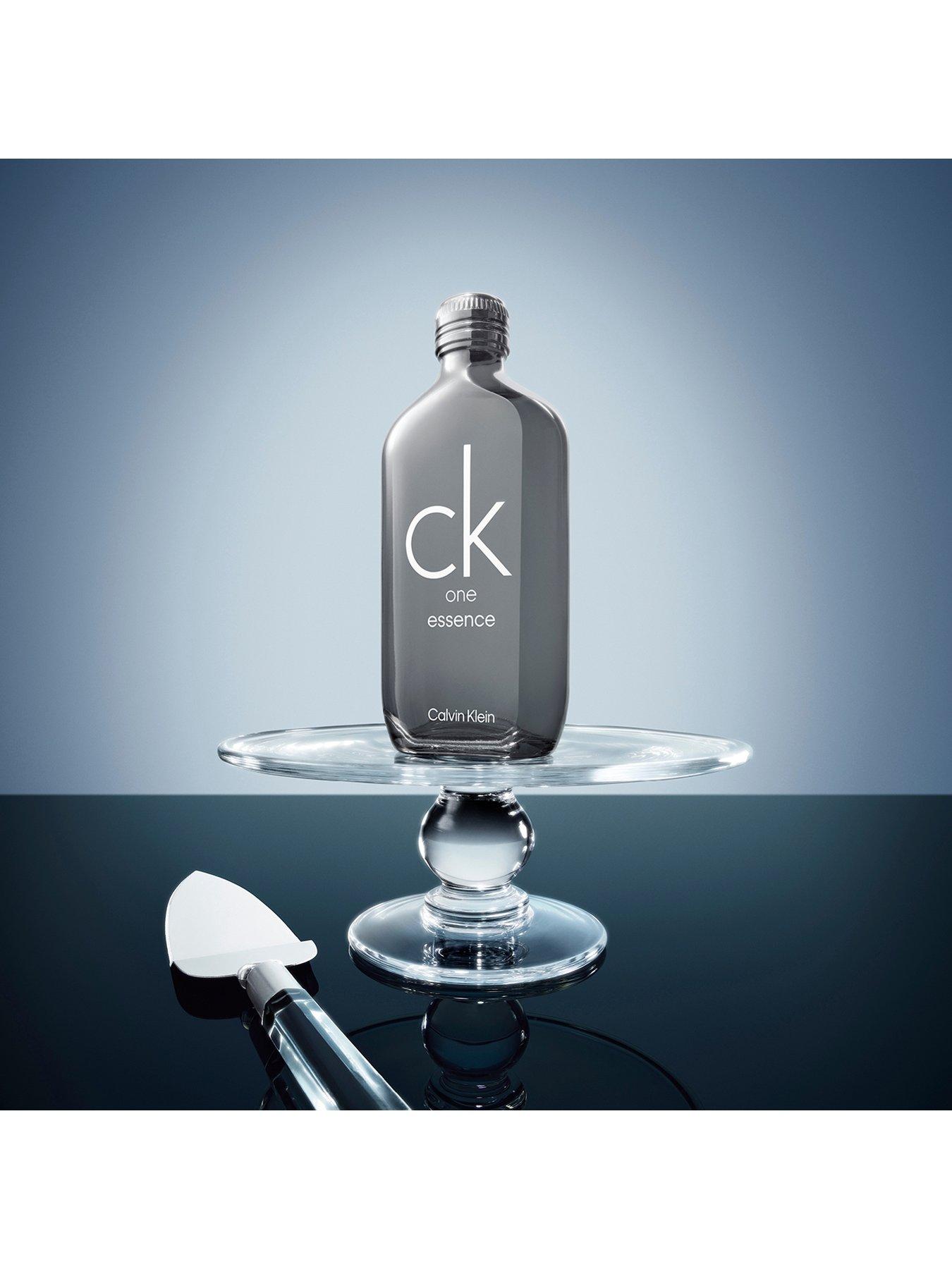 Image 4 of 7 of Calvin Klein Ck One Essence Parfum Intense and Shower Gel Unisex Duo Gift Set 50ml