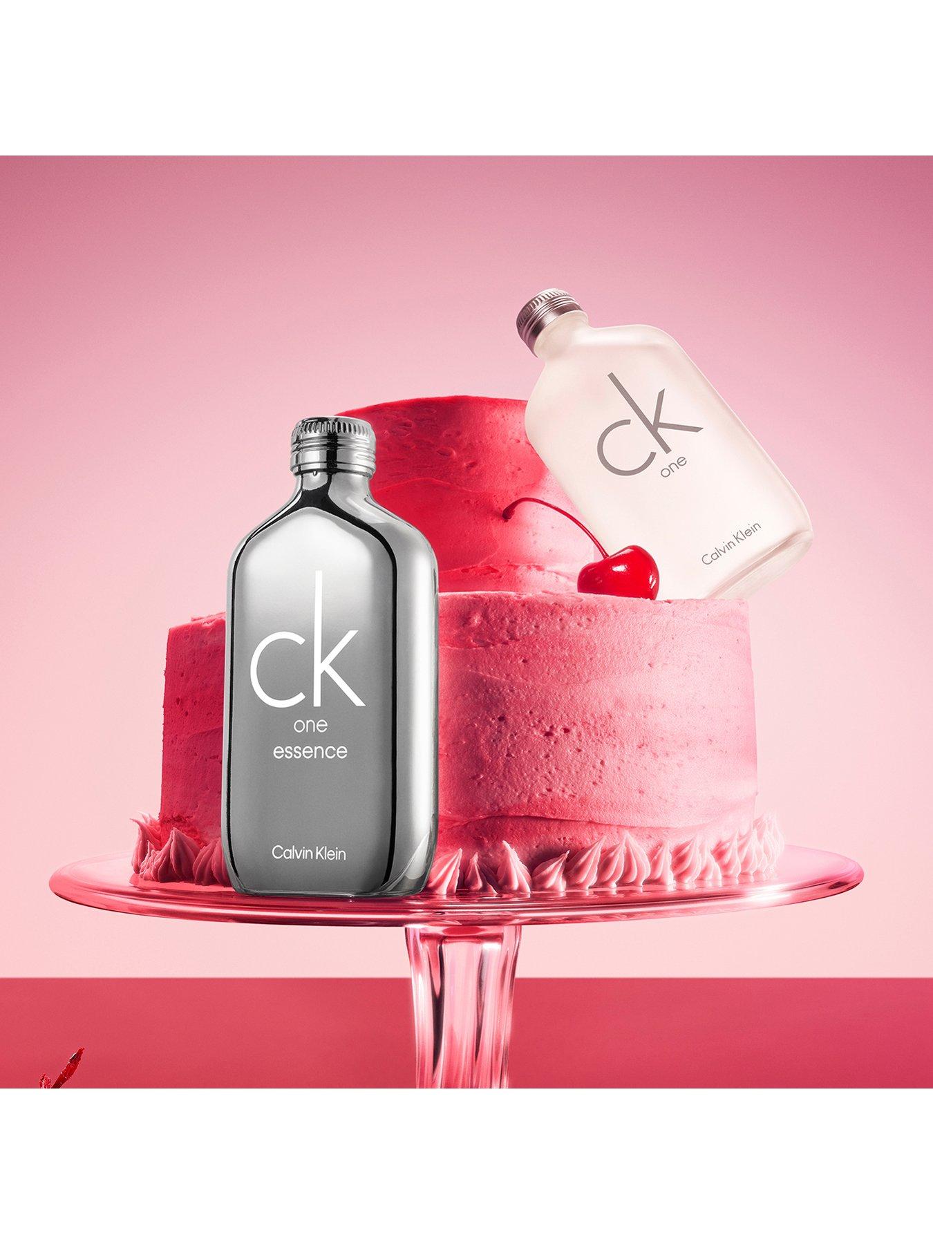 Image 4 of 6 of Calvin Klein CK One Eau de Toilette and Shower Gel Unisex Gift Set 50ml