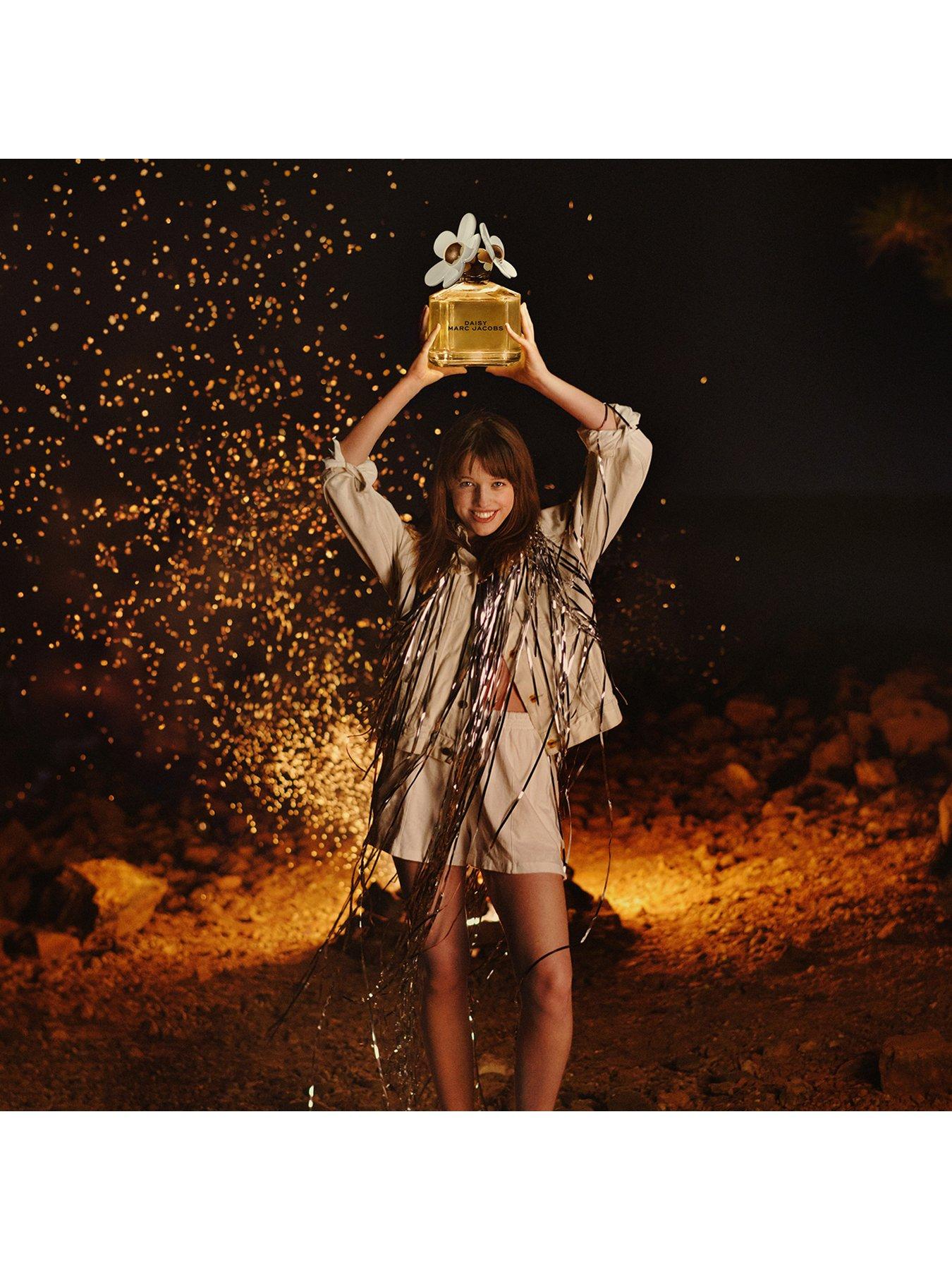  image of marc-jacobs-daisy-wild-eau-de-parfum-for-women-duo-gift-set-50ml