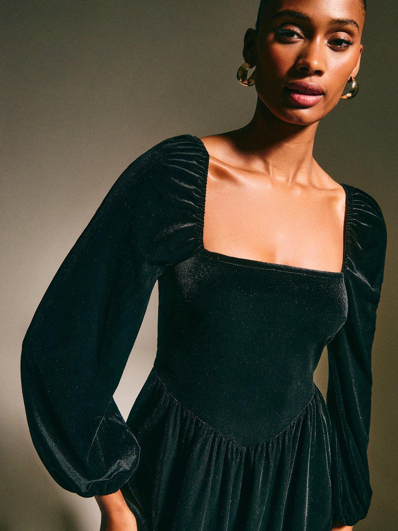 Image 4 of 5 of New Look Velvet Square Neck Mini Dress - Black