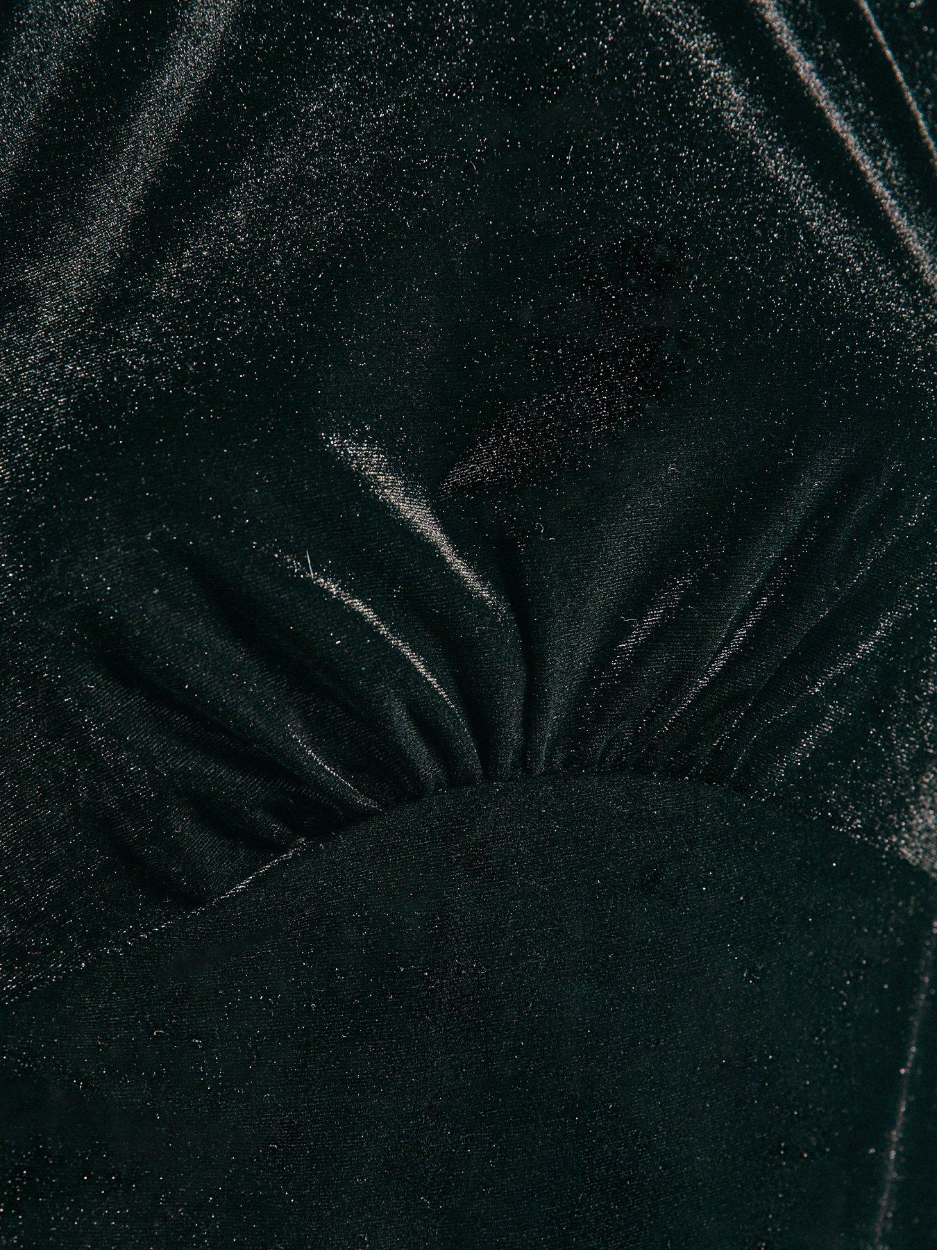 Image 6 of 6 of New Look Velvet Long Sleeve Mini Dress - Black