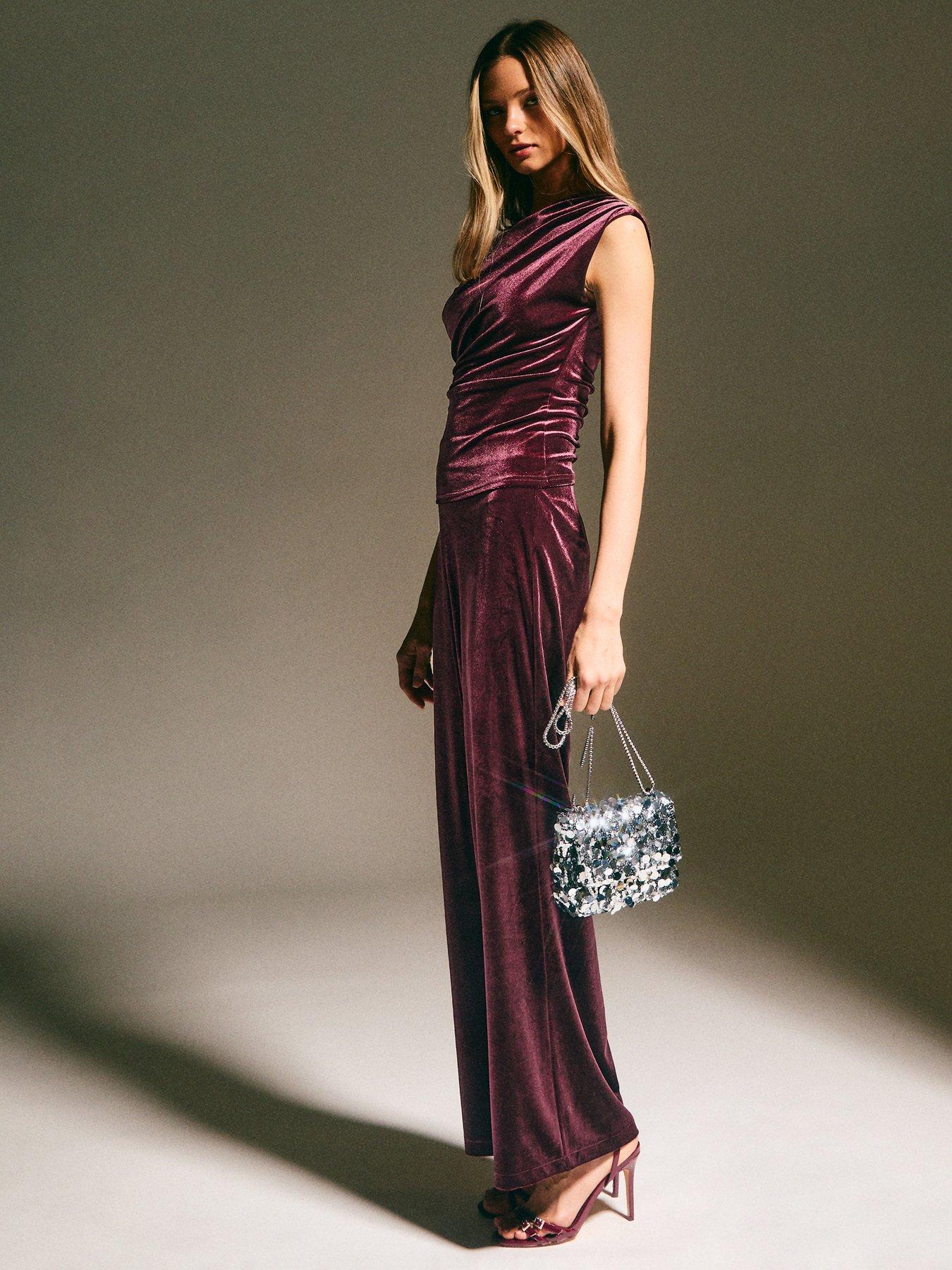 Image 3 of 5 of New Look Velvet Off The Shoulder Ruched Top - Burgundy