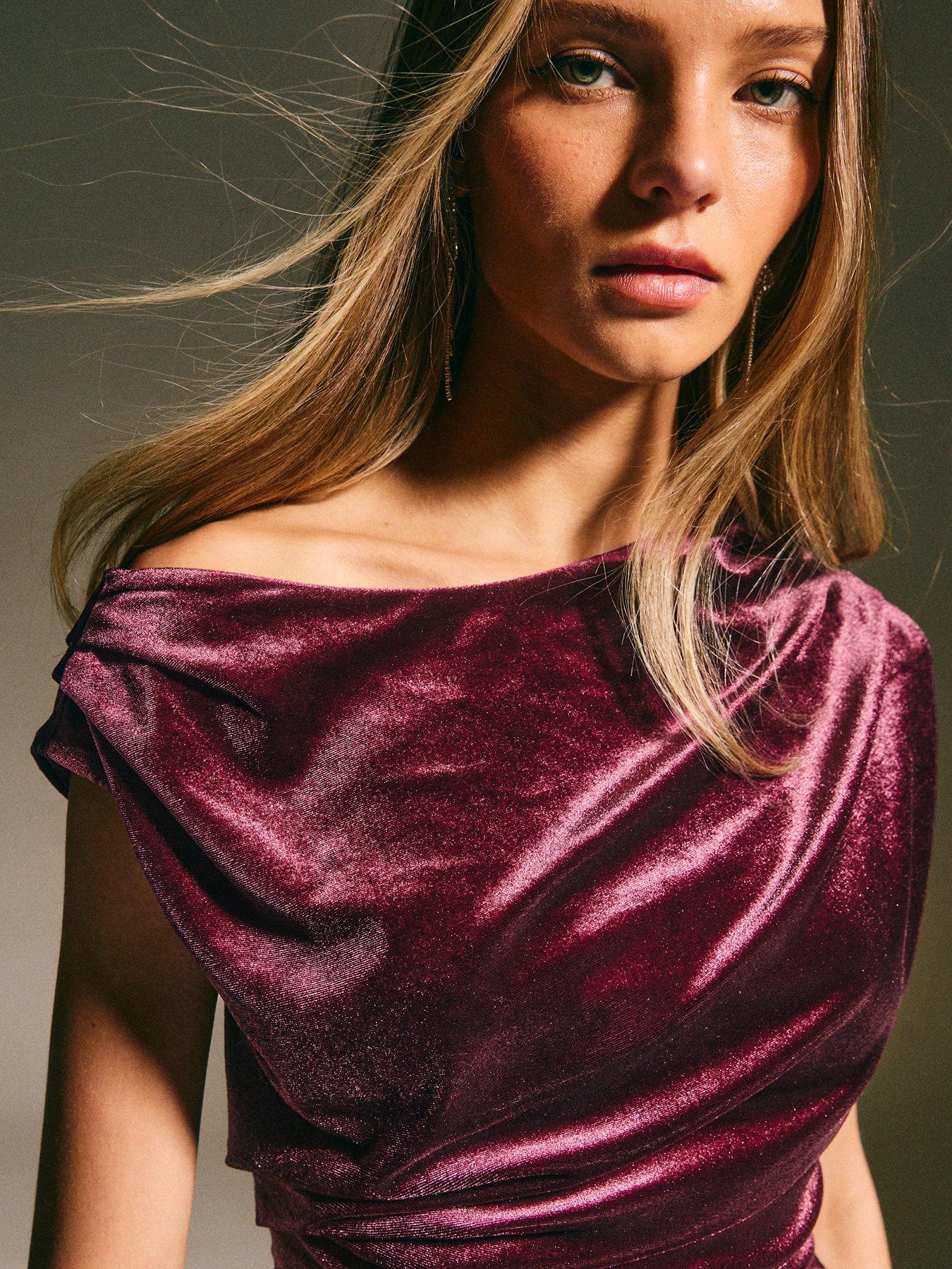 Image 4 of 5 of New Look Velvet Off The Shoulder Ruched Top - Burgundy