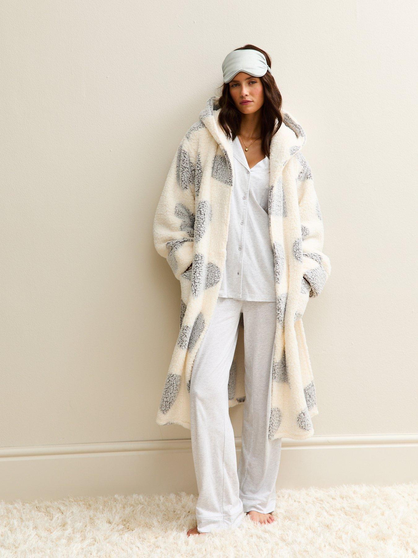 Image 3 of 6 of New Look Grey Heart Pattern Borg Texture Robe
