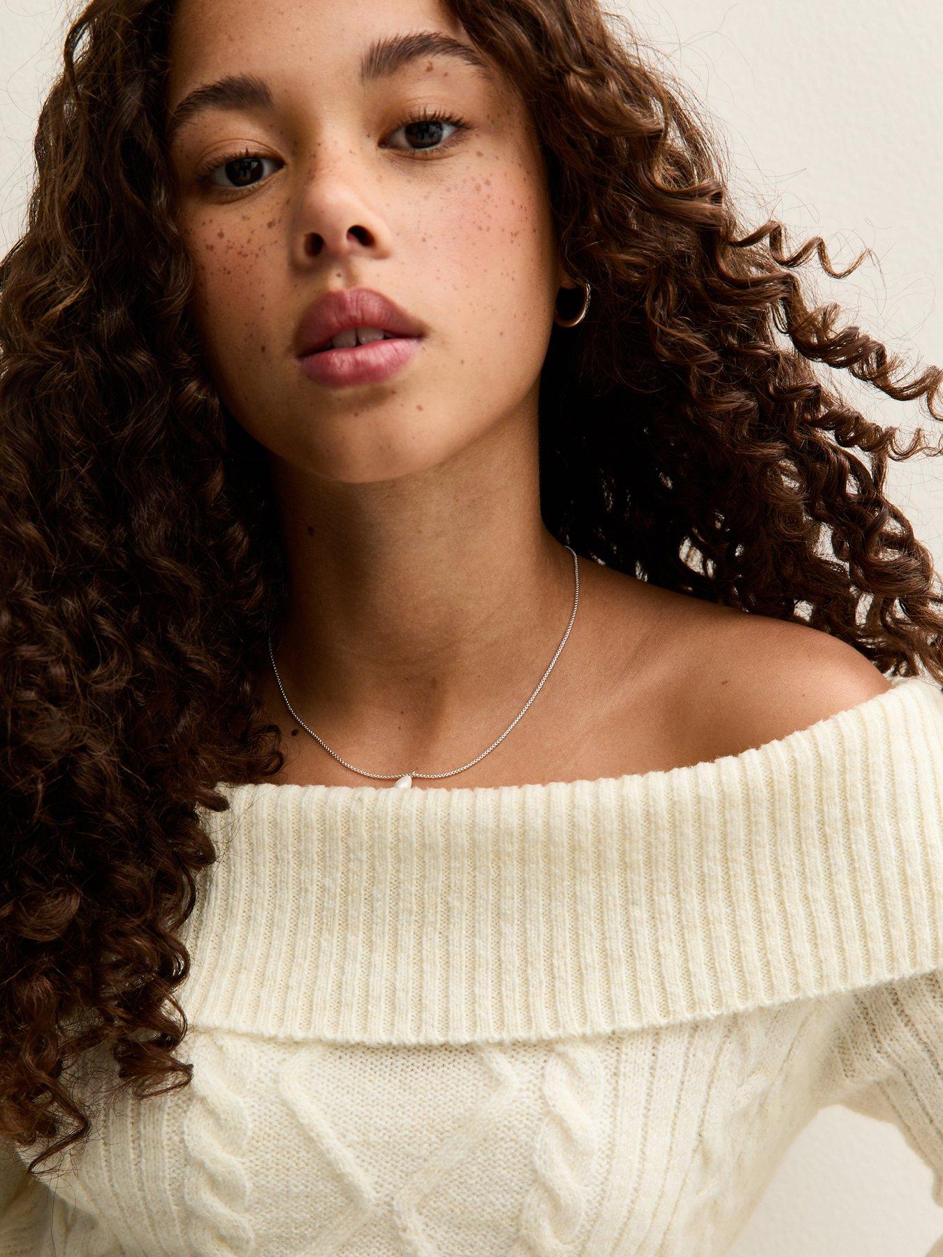 Image 4 of 5 of New Look 915 Girls Cable Knit Off Shoulder Jumper - Cream