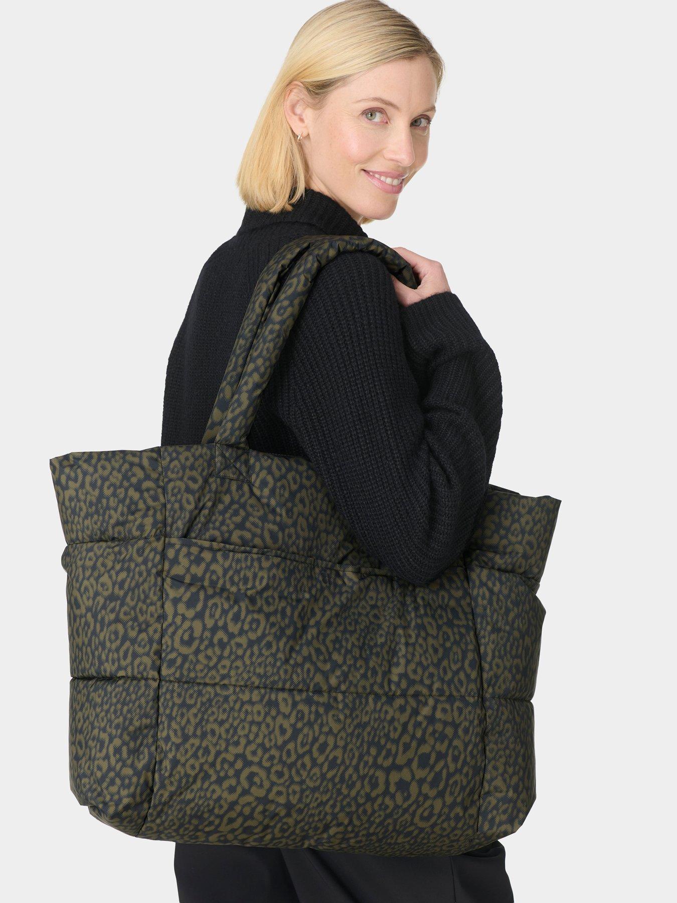 Image 2 of 5 of Sweaty Betty Nimbus Large Cloud Bag - Leopard Print