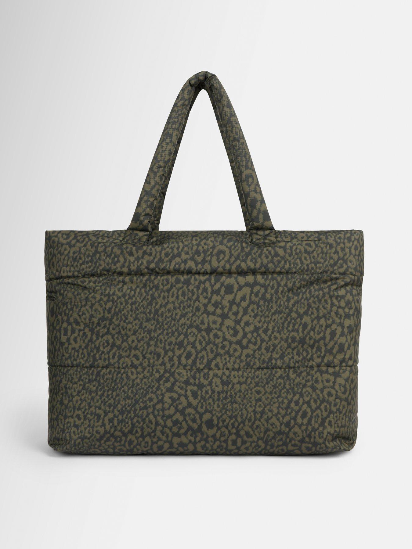 Image 3 of 5 of Sweaty Betty Nimbus Large Cloud Bag - Leopard Print