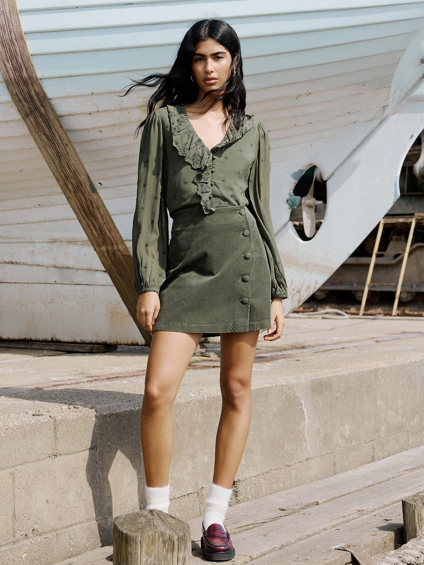 Image 6 of 6 of Nobodys Child Bingley Button Cord Mini Skirt - Green