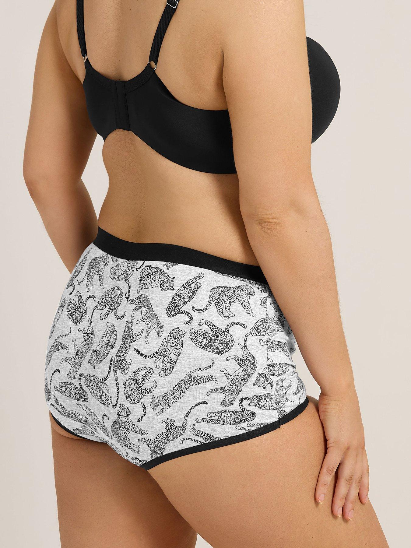 Image 2 of 4 of Yours Curve 5 Pack Leopard Print Shorts - Grey
