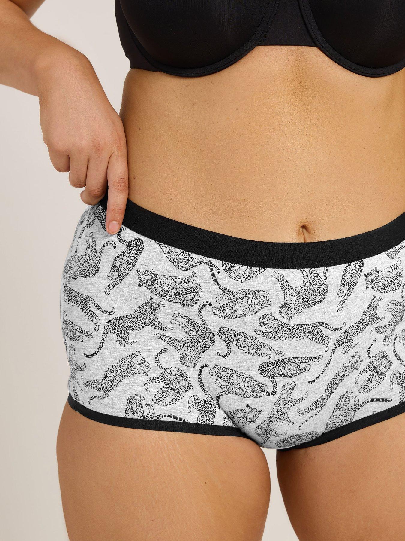 Image 4 of 4 of Yours Curve 5 Pack Leopard Print Shorts - Grey