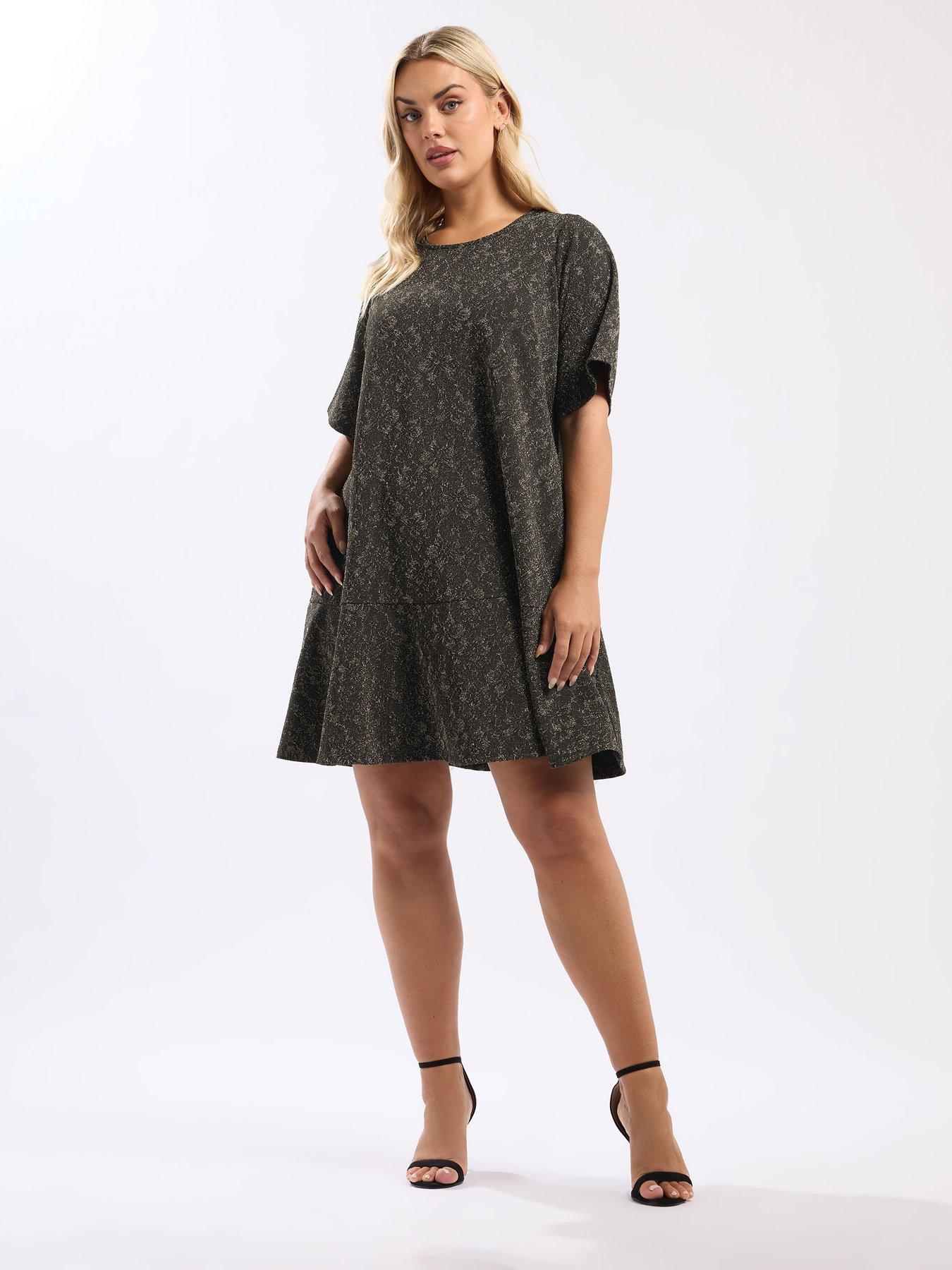 Image 3 of 4 of Yours Curve Short Sleeve Circle Cut Jacquard Dress - Gold