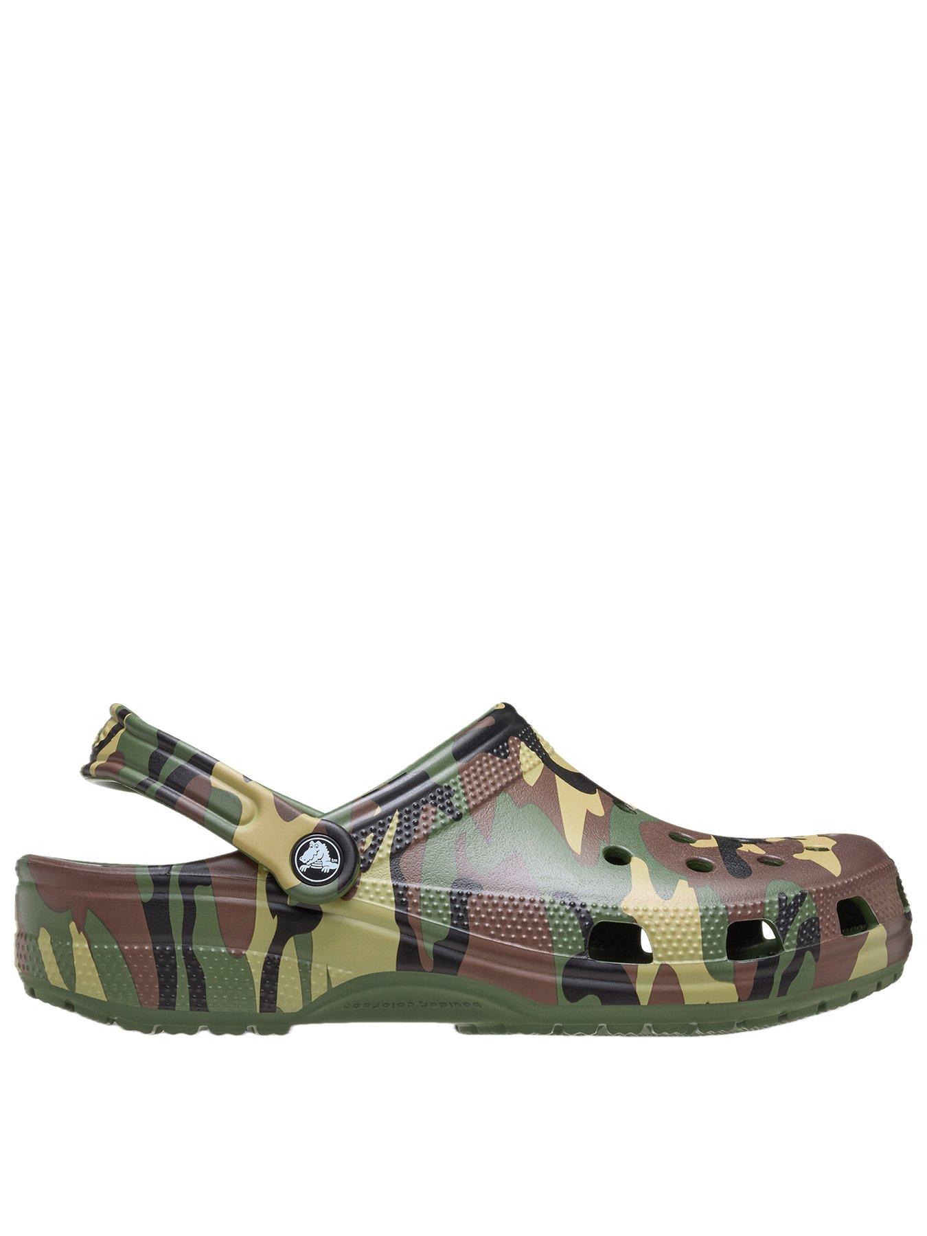 crocs-mens-classic-camouflage-clog-sandal