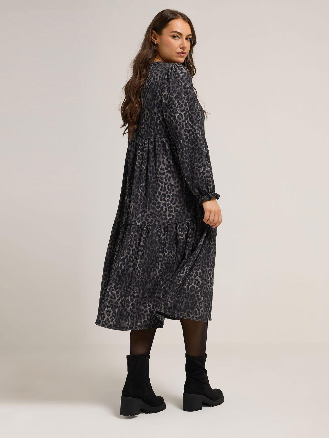 Image 2 of 4 of Yours Curve Texture Midaxi Dress - Grey