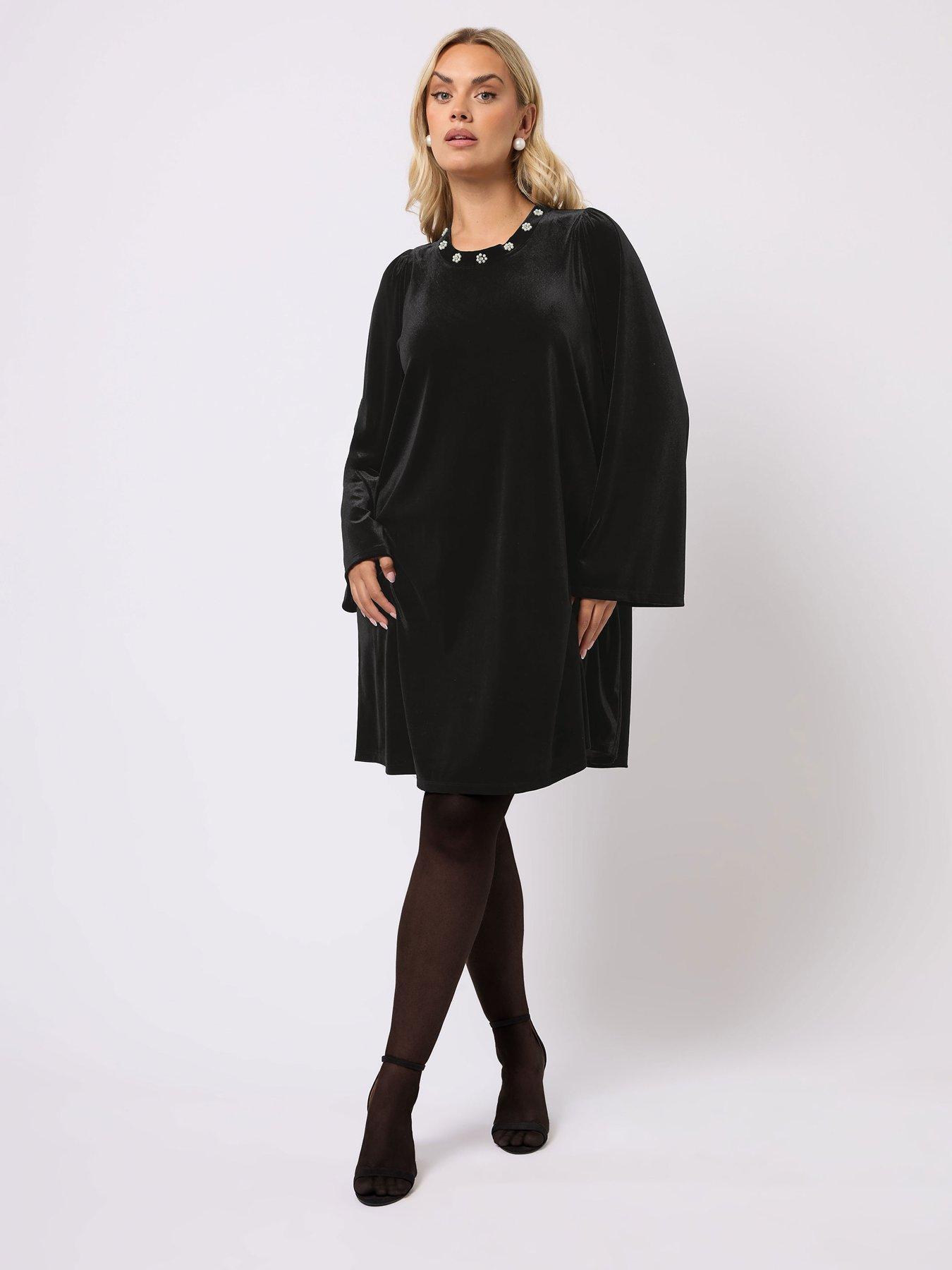 Image 3 of 4 of Yours Curve Velour Shift Dress - Black
