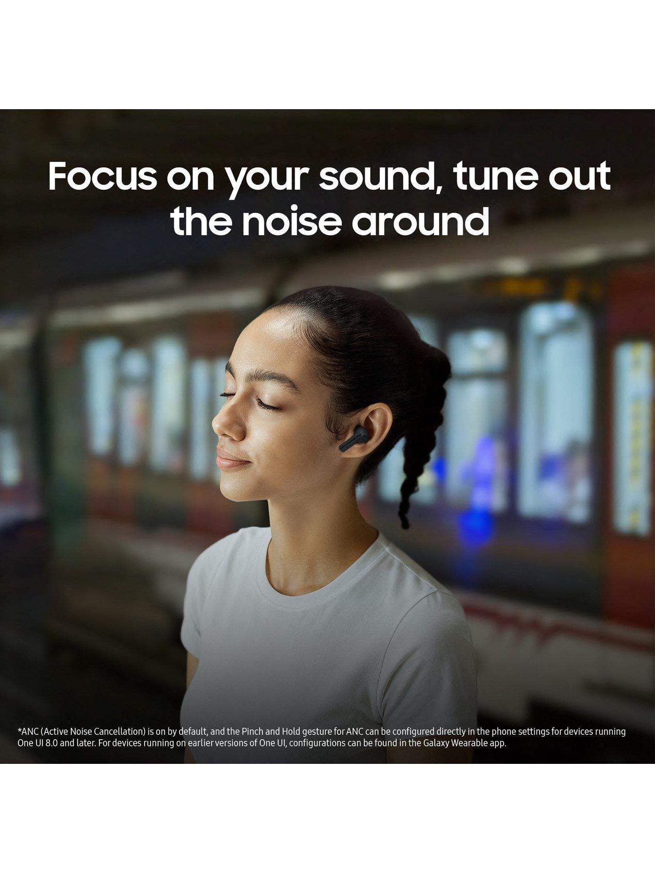 Image 6 of 7 of Samsung Buds 3 FE, Black - Galaxy AI