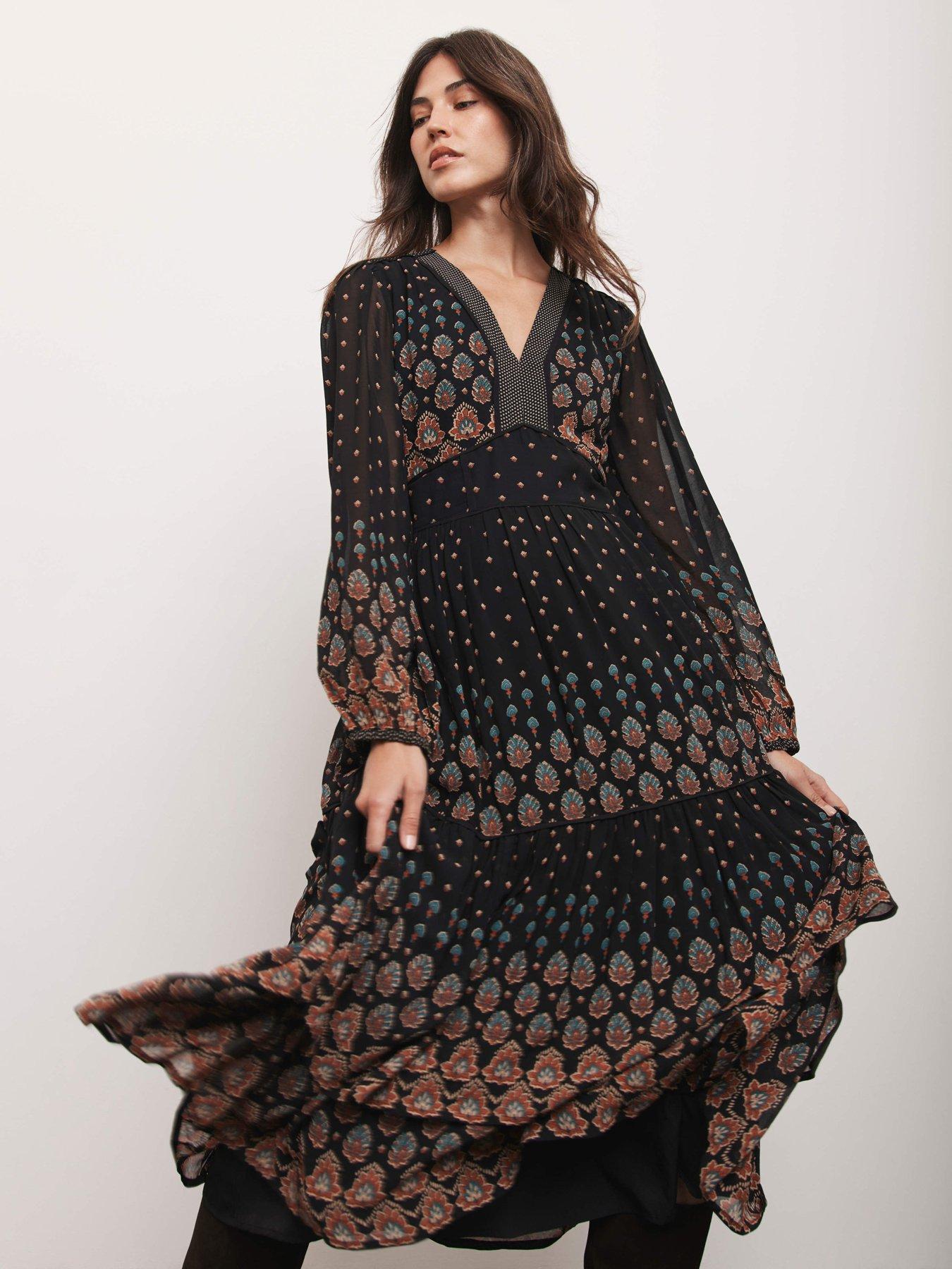 undefined Placement Print Tiered Dress - Black