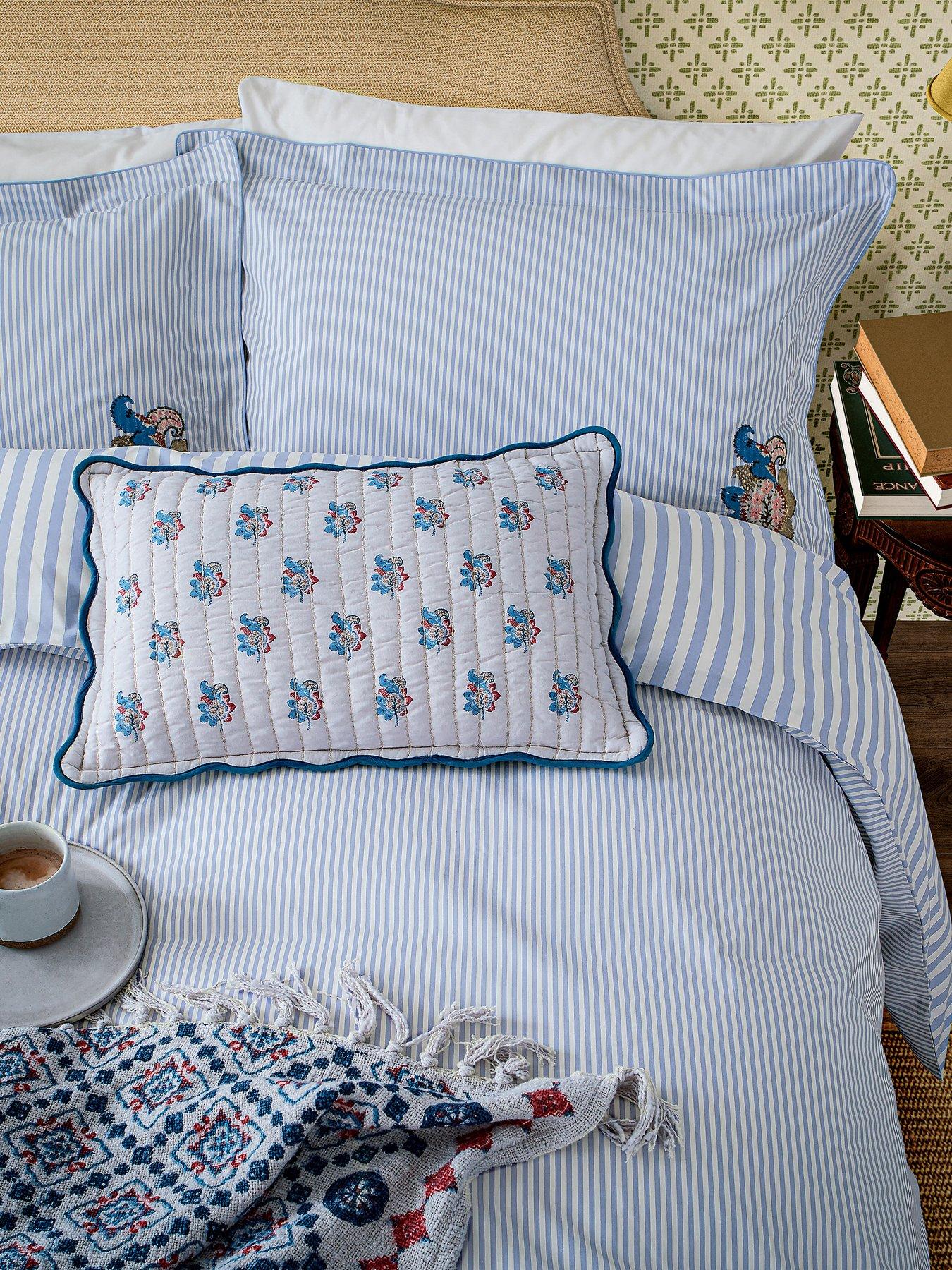 Joules Festival Cushion 35X50Cm Navy