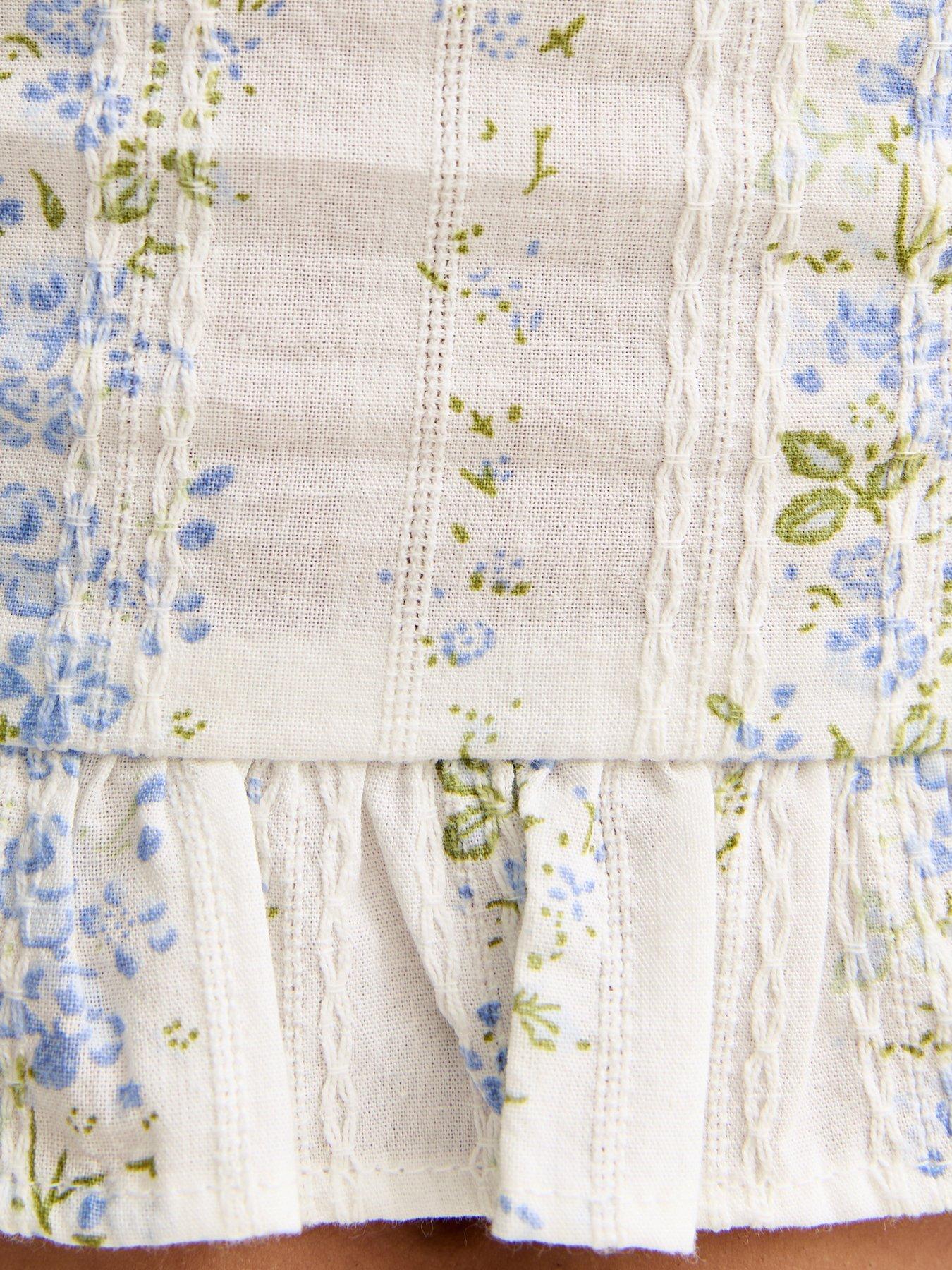Image 5 of 5 of New Look 915 Girls Floral Ruched Top - White