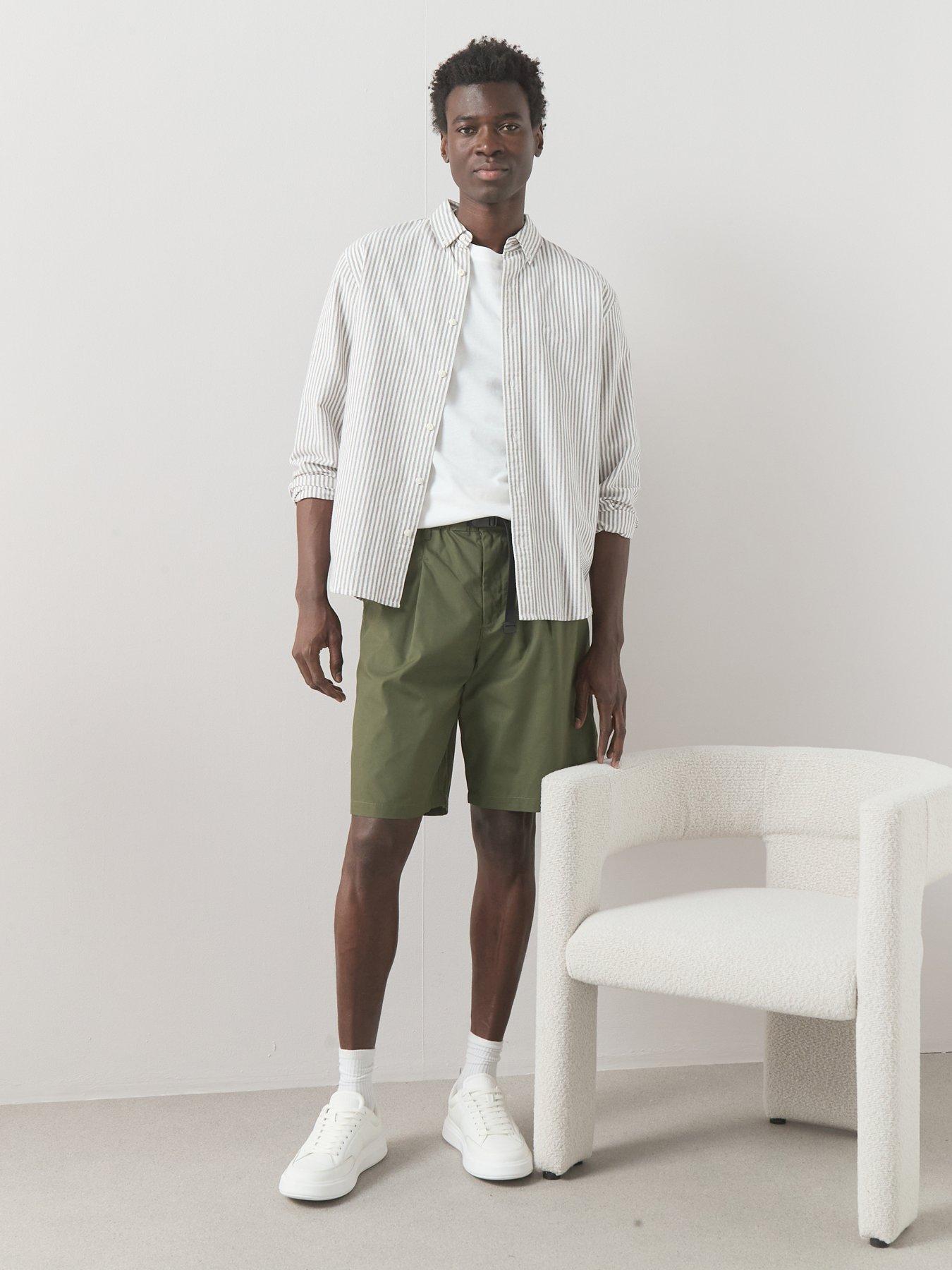 Image 3 of 6 of The Very Collection Elasticated Waist Cargo Shorts - Khaki
