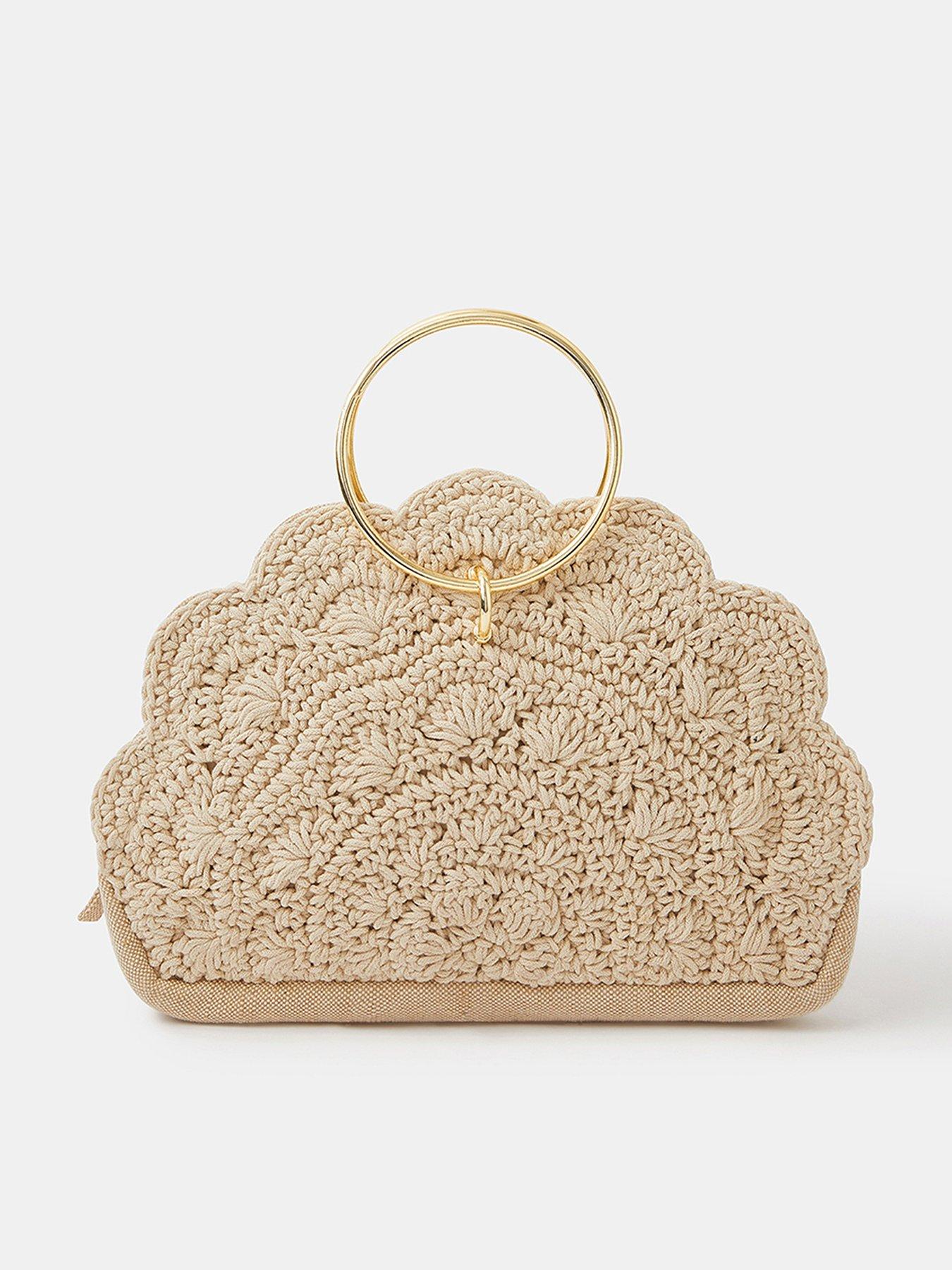 Accessorize Scallop Ring Handheld - Cream