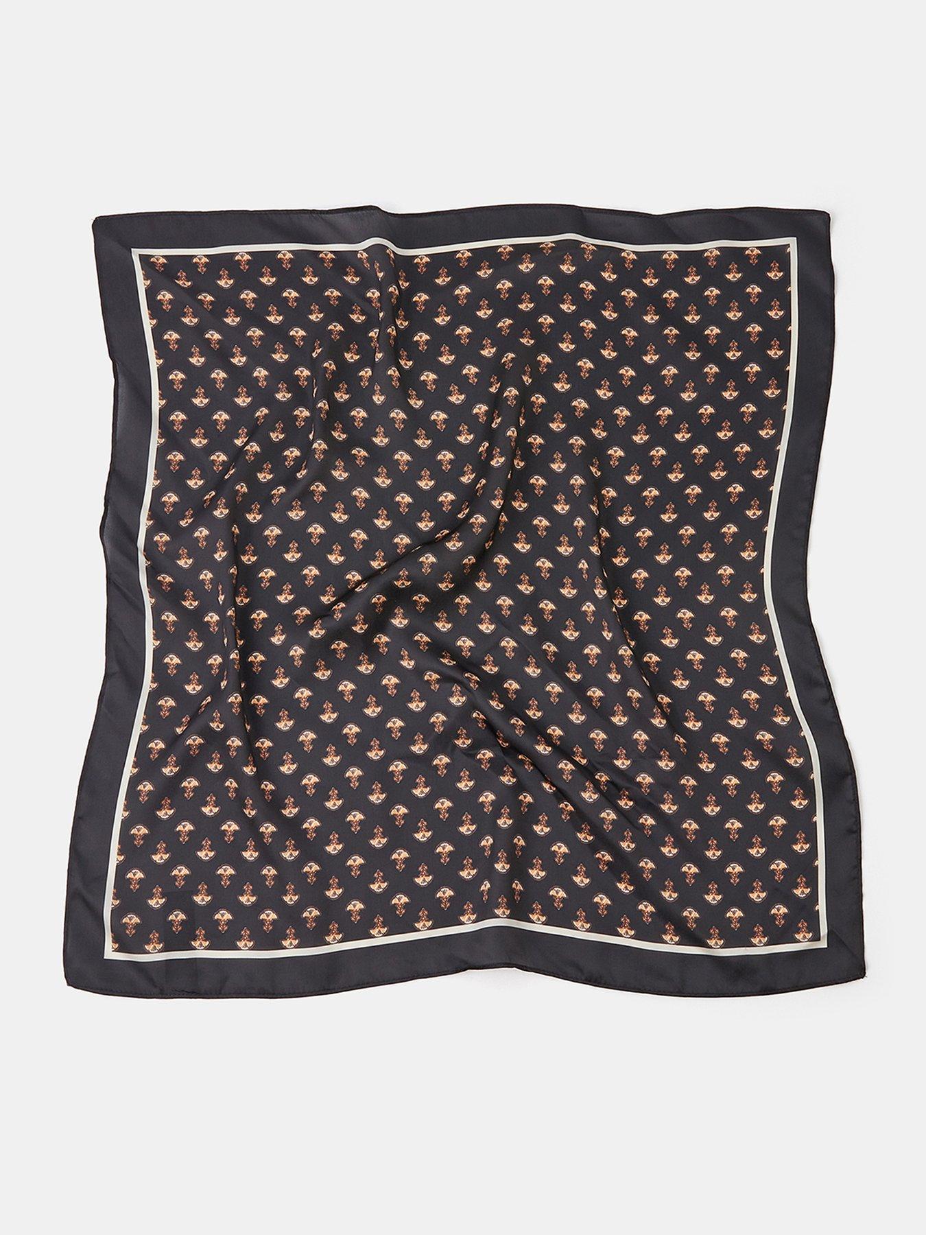  image of accessorize-flower-ring-satin-square-black