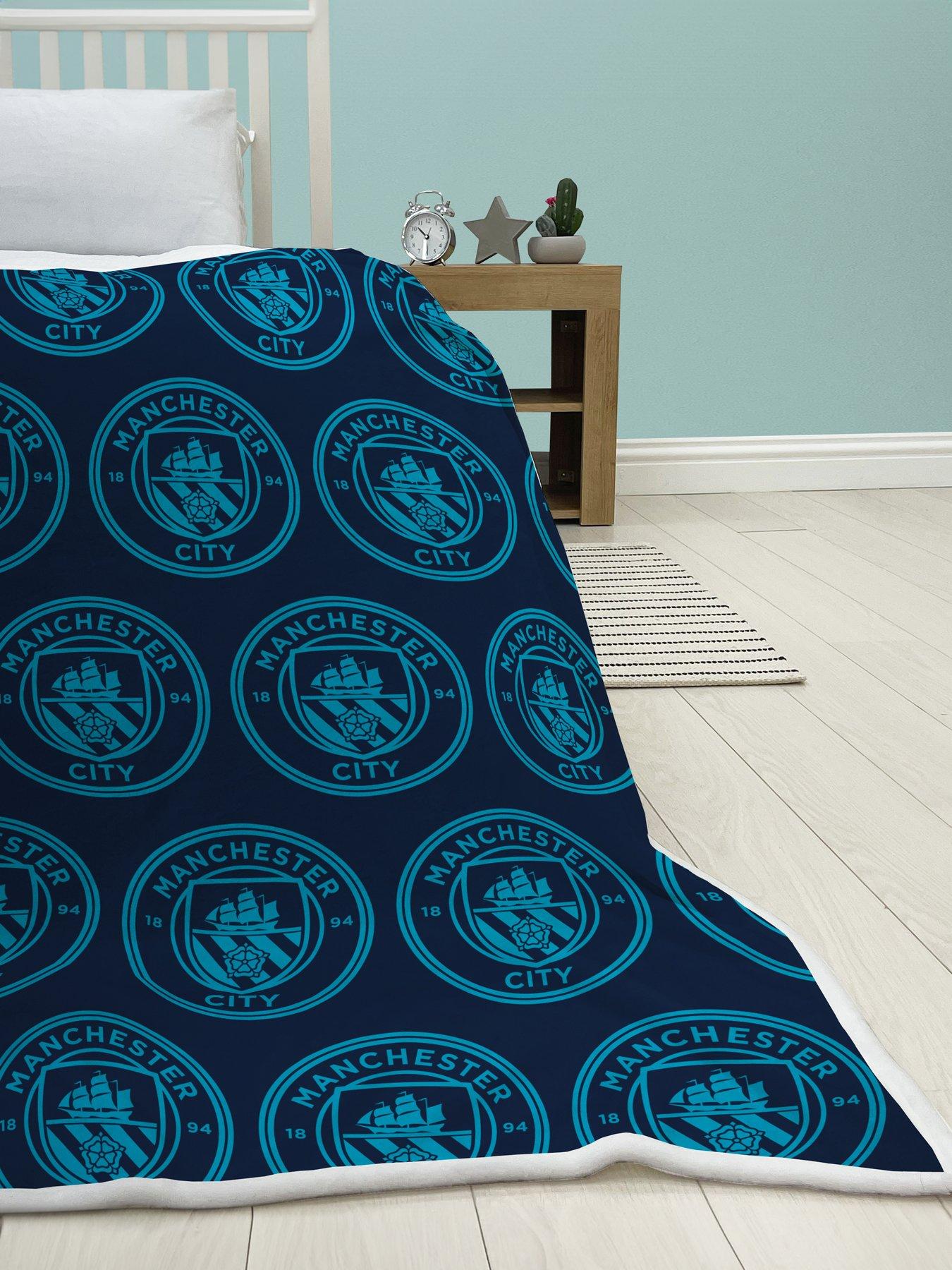 Manchester City Man City Mono Crest Fleece Sherpa Blanket