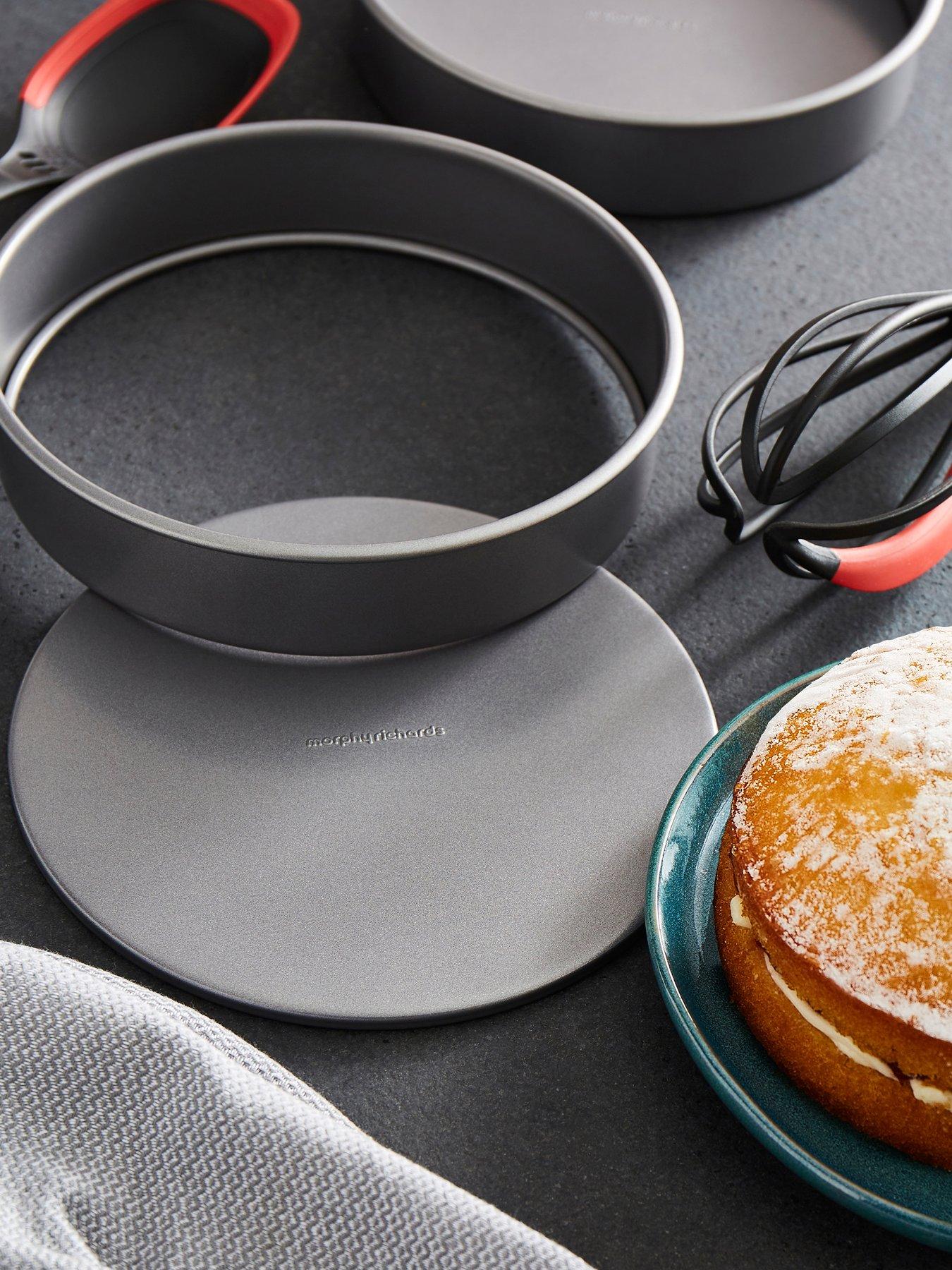 Image 5 of 6 of Morphy Richards Loose Base Shallow Cake Tin Set