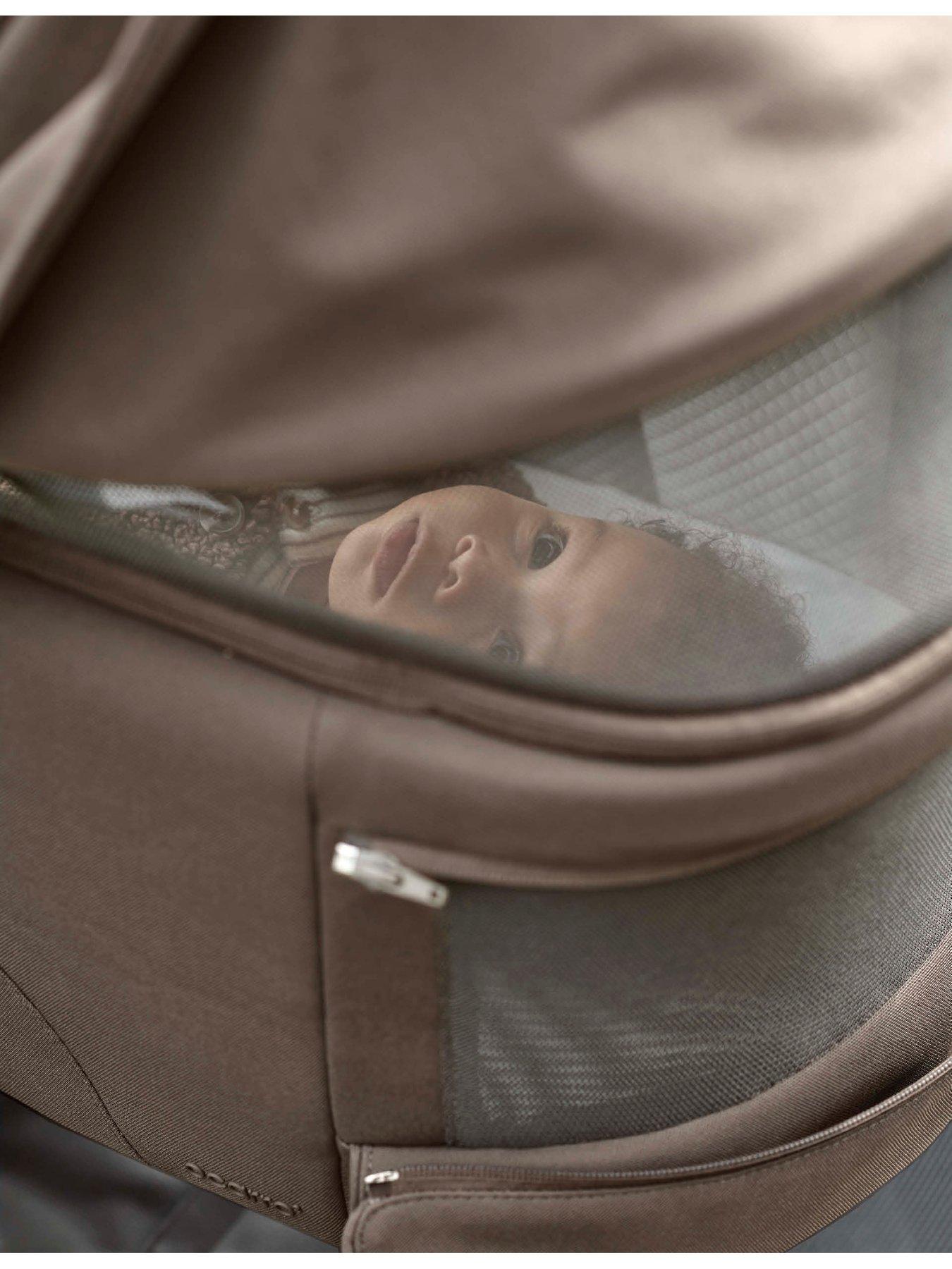 Image 4 of 7 of Mamas & Papas Essential Kit - Ocarro&sup2; Crema (Inc Pushchair, Carrycot, Adaptors, Cupholder, Bag, Footmuff, Soft Toy and Blanket)