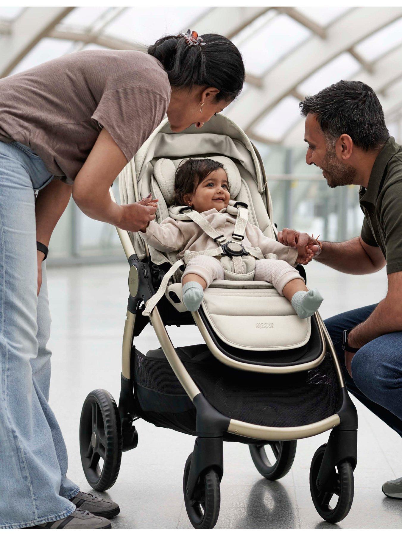 Image 2 of 7 of Mamas & Papas Complete Kit - Ocarro&sup2; Shell Cloud T (Inc Pushchair, Carrycot, Adaptors, Soft Toy, Blanket, Cupholder, Bag, Footmuff, Cloud T &amp; Isofix Base)