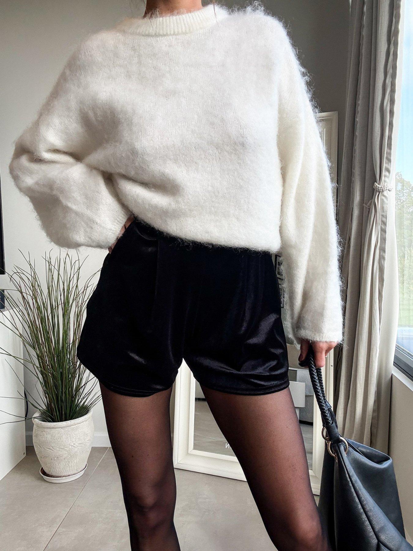 style-cheat-velvet-shorts-black