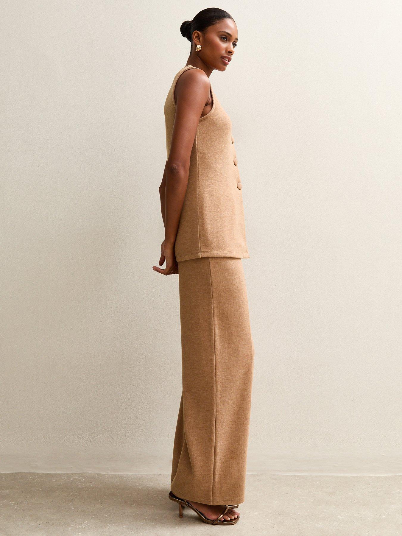 Image 4 of 5 of New Look Soft Touch Compact Knit Split Front Waistcoat - Camel