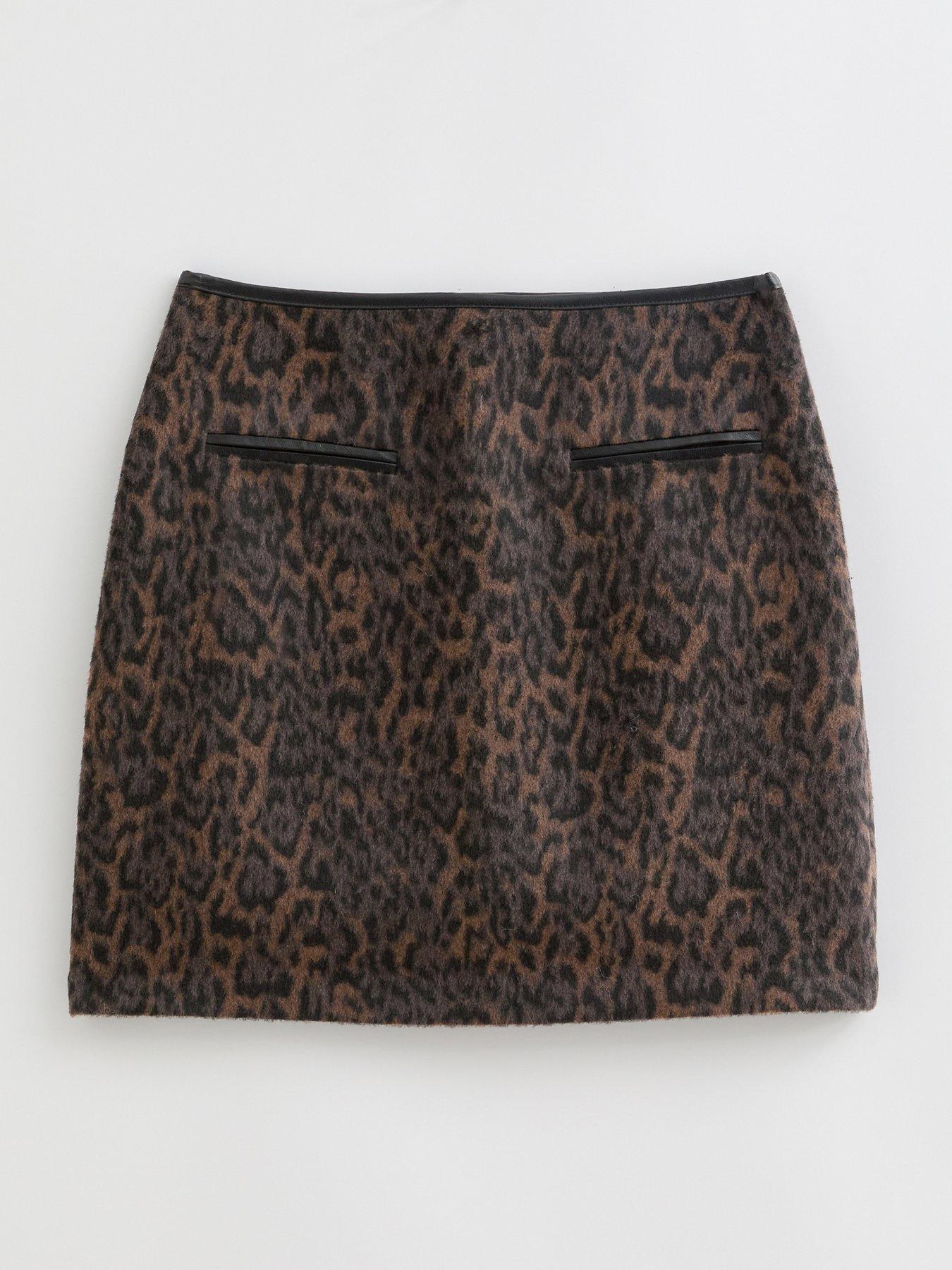Image 6 of 6 of New Look Brushed Leopard Print Mini Skirt - Brown