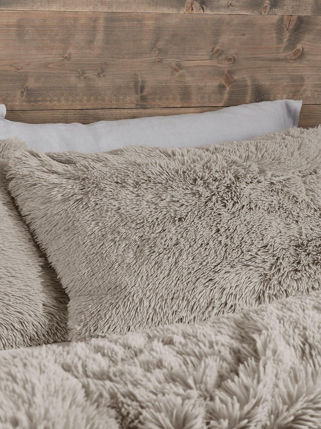 Image 3 of 5 of Catherine Lansfield Cuddly Duvet Set - Natural