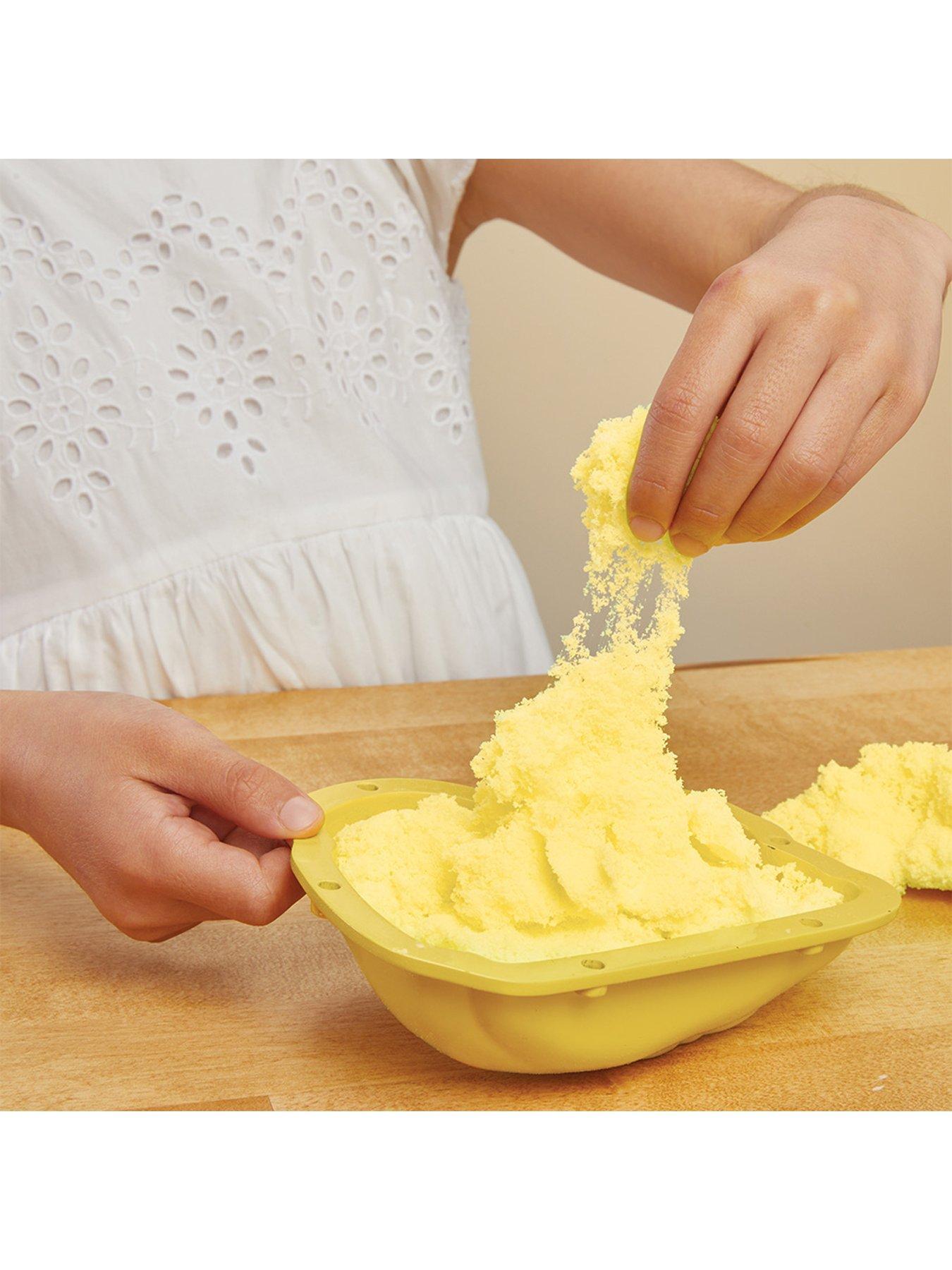 Image 3 of 7 of Little Tikes Creative Chefs Bluey -&nbsp;Duck Cake Kit