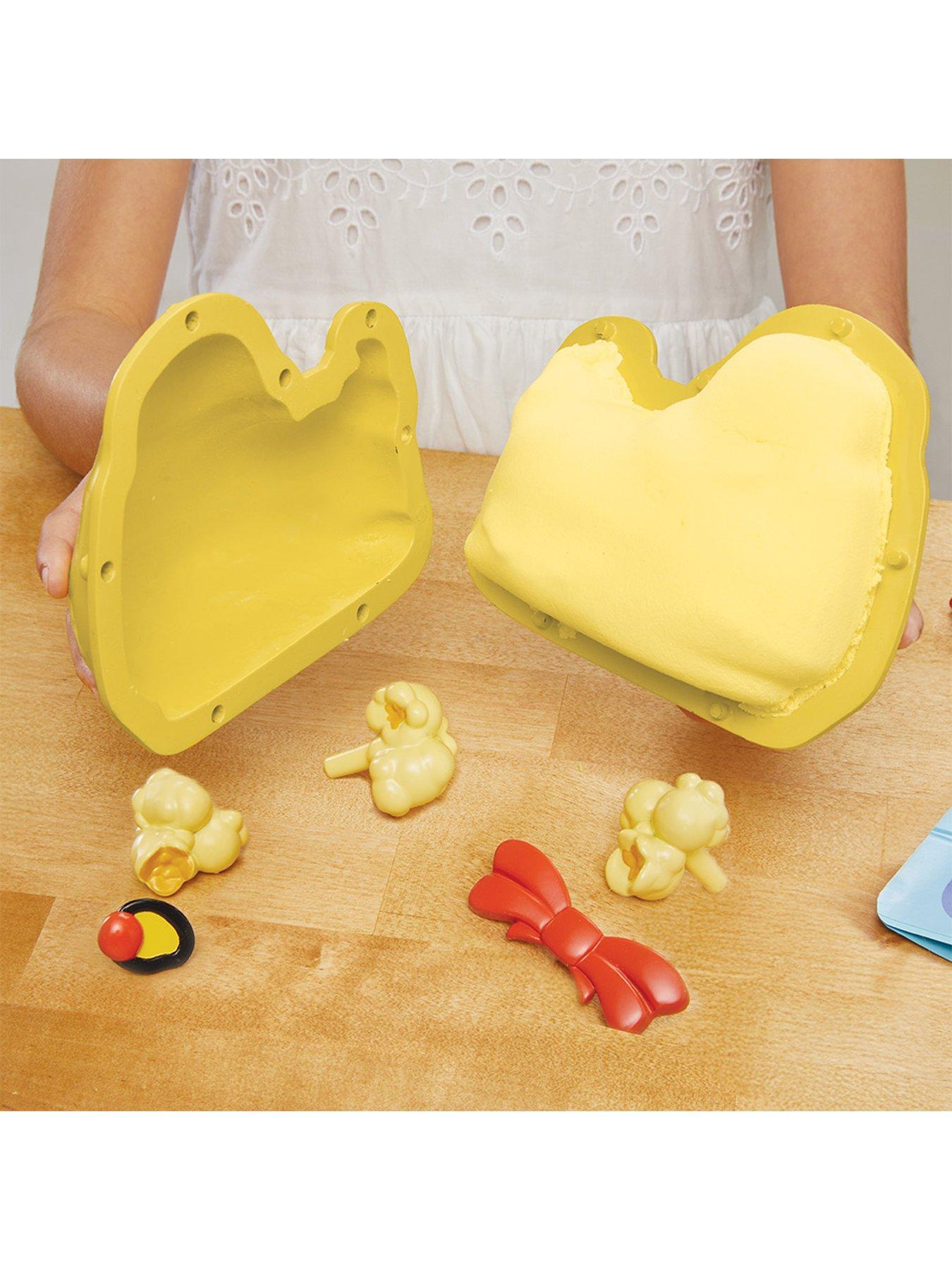 Image 4 of 7 of Little Tikes Creative Chefs Bluey -&nbsp;Duck Cake Kit