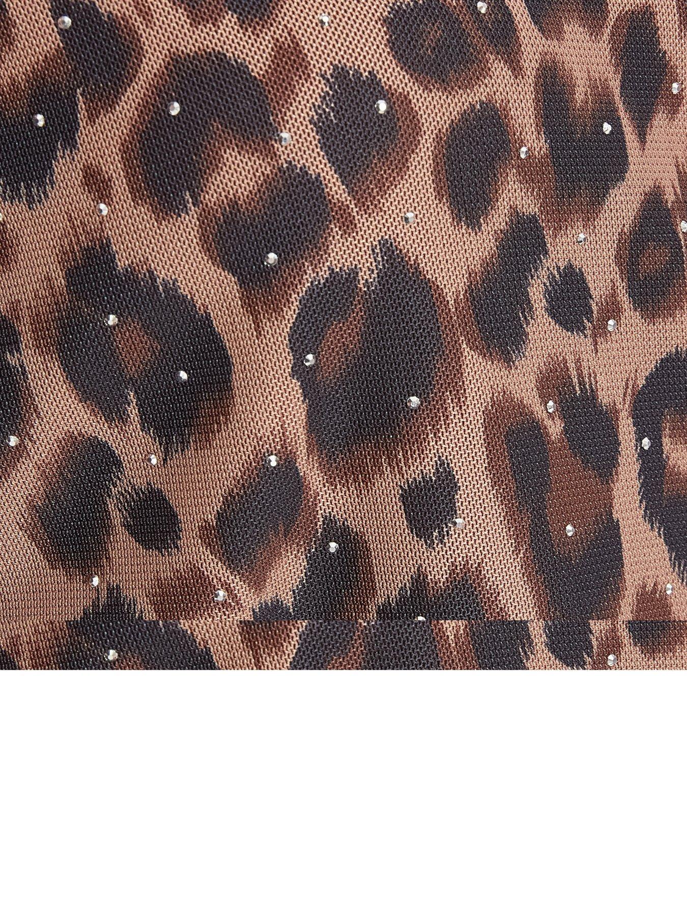 Image 6 of 6 of Quiz Brown Leopard Print Crop Top