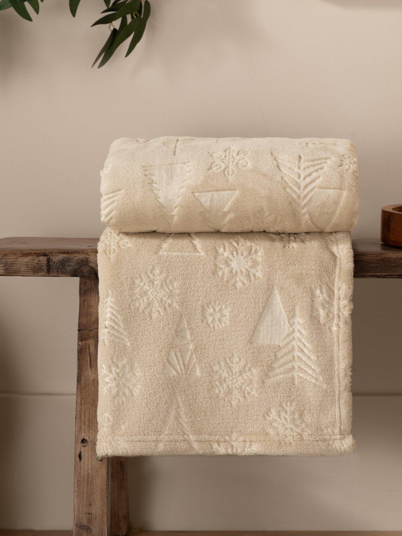 Image 1 of 5 of Furn Festive Time 140x180 Throw Natural