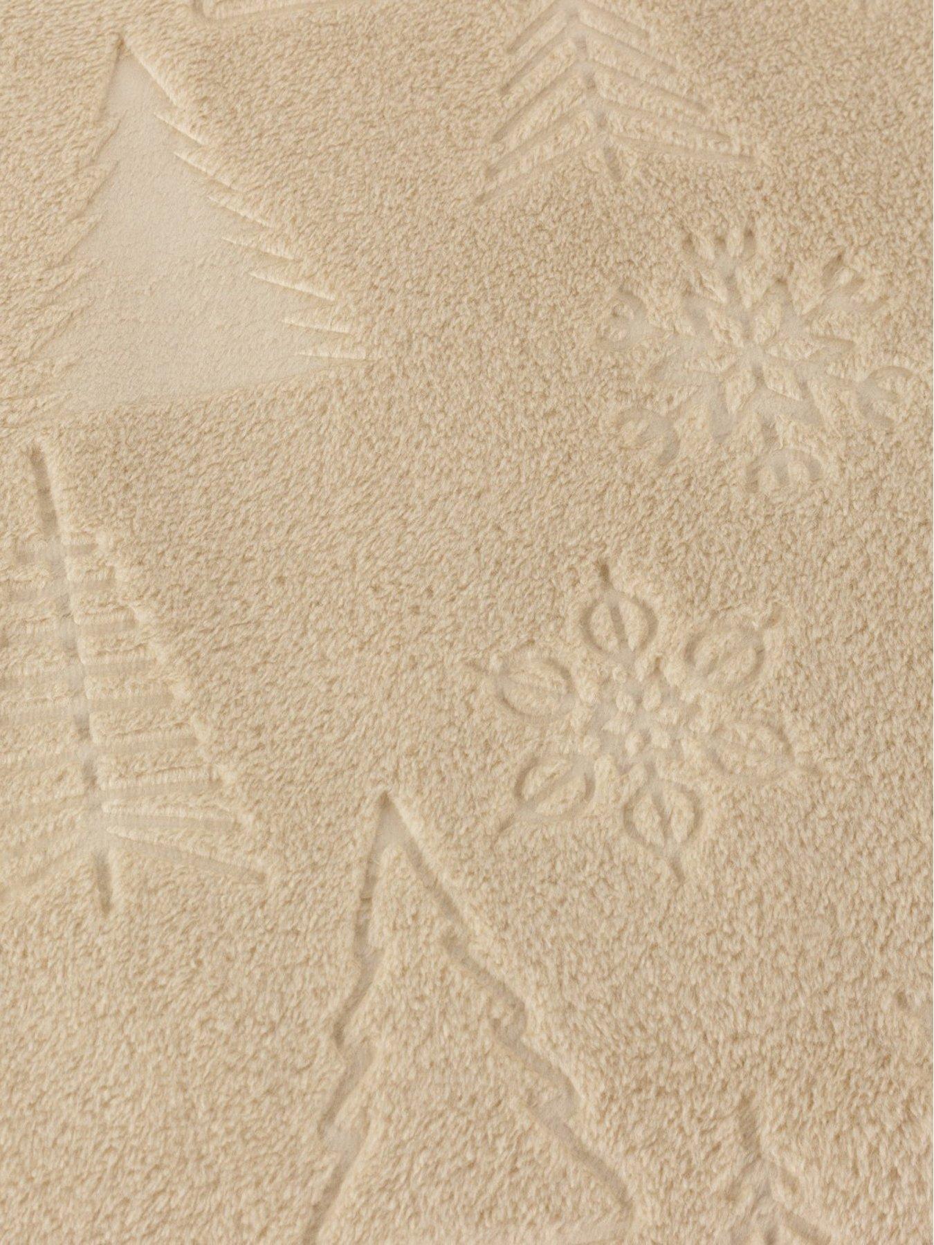 Image 4 of 5 of Furn Festive Time 140x180 Throw Natural