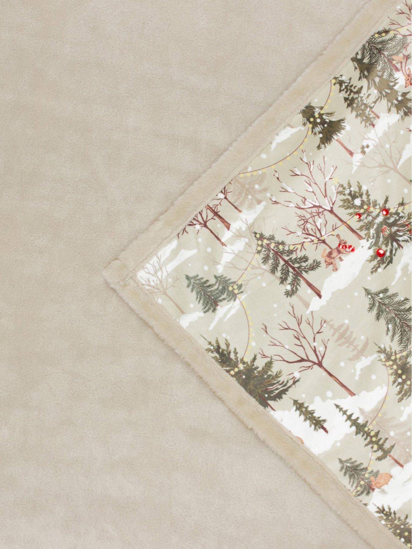 Image 6 of 7 of Furn Forest Festivities 130x180 Throw - Natural