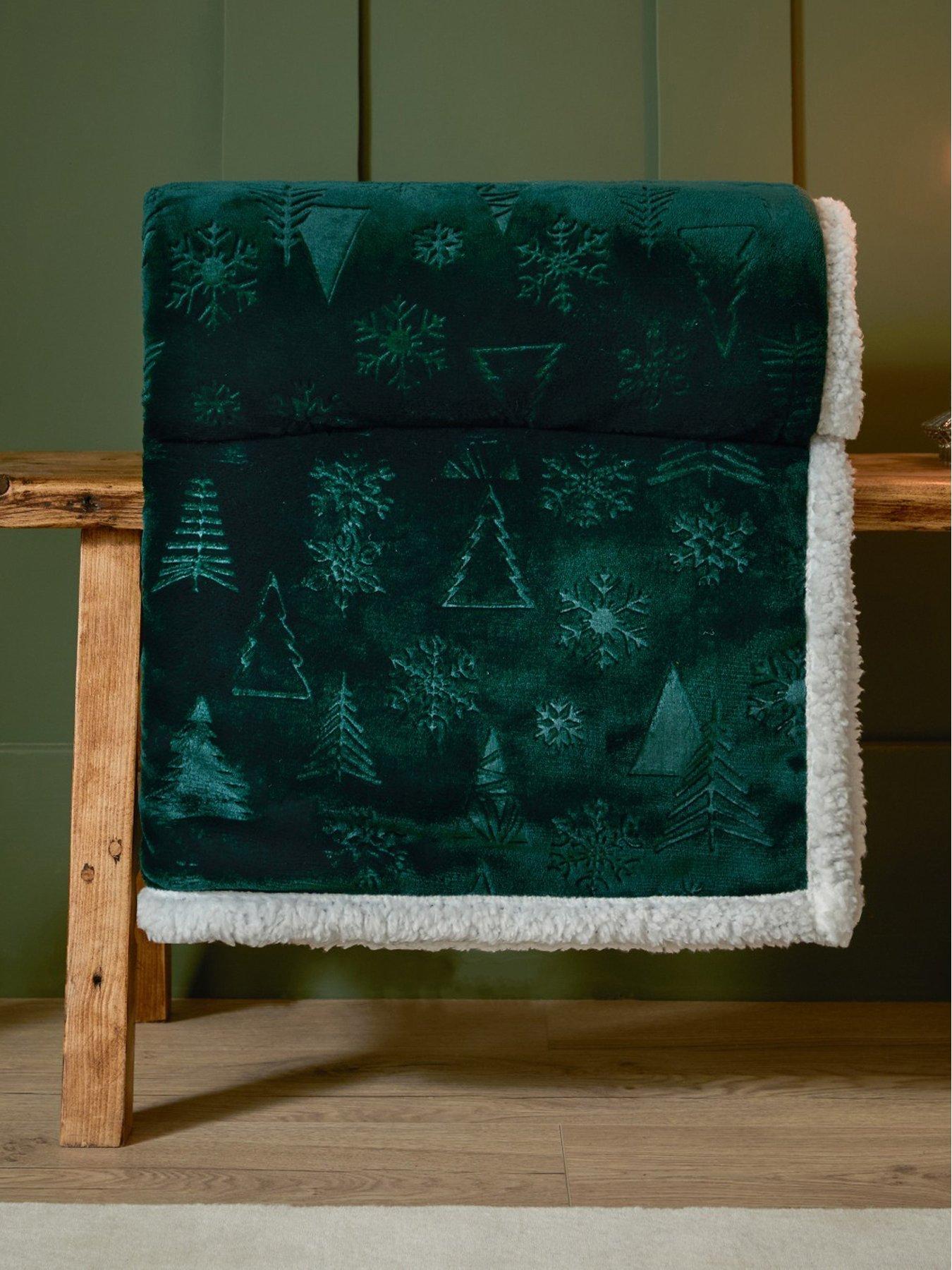 Image 7 of 7 of Furn Festive Time Sherpa 140x180 Throw Emerald