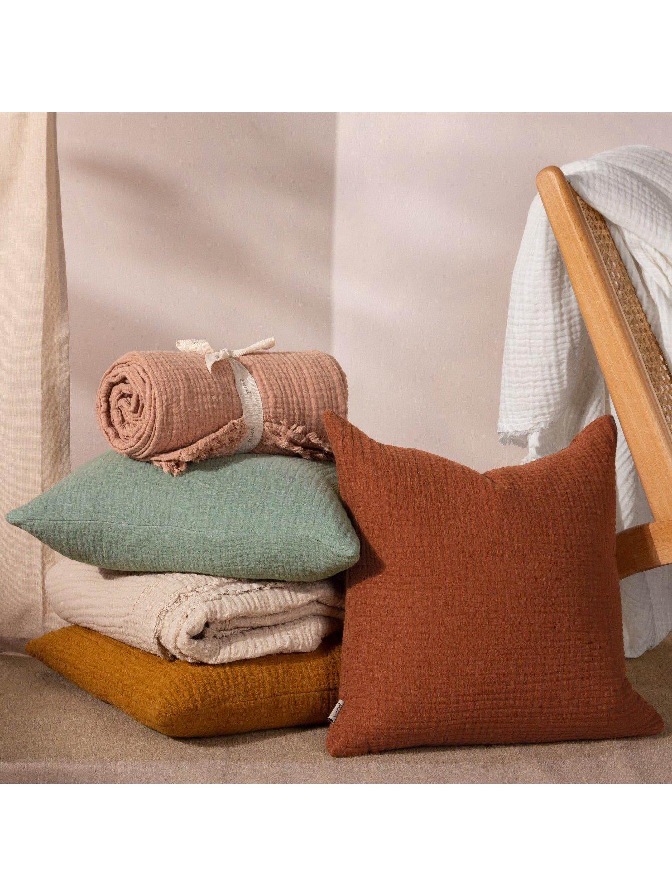  image of yard-lark-45x45-polyester-cushion