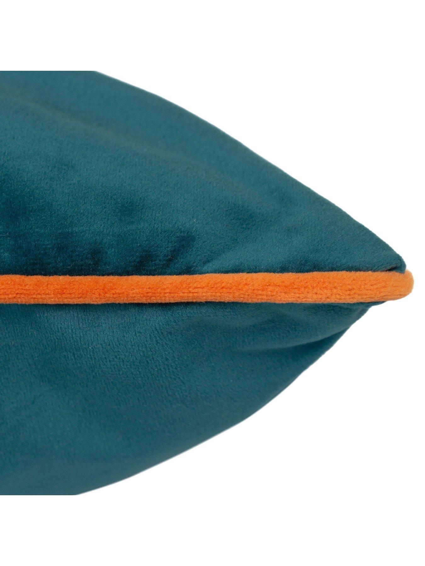  image of furn-meridian-45x45-polyester-cushion