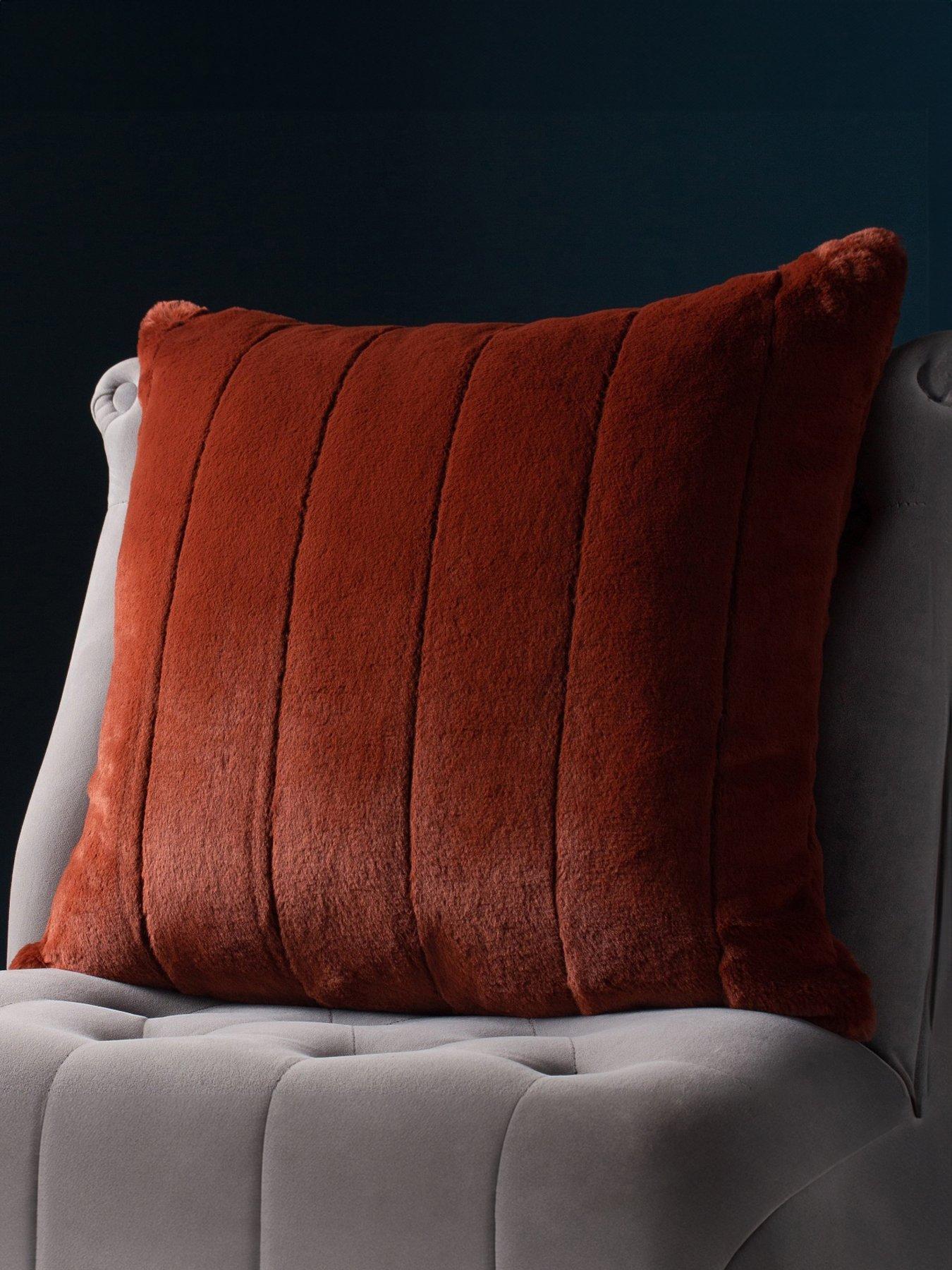 paoletti-empress-polyester-cushion