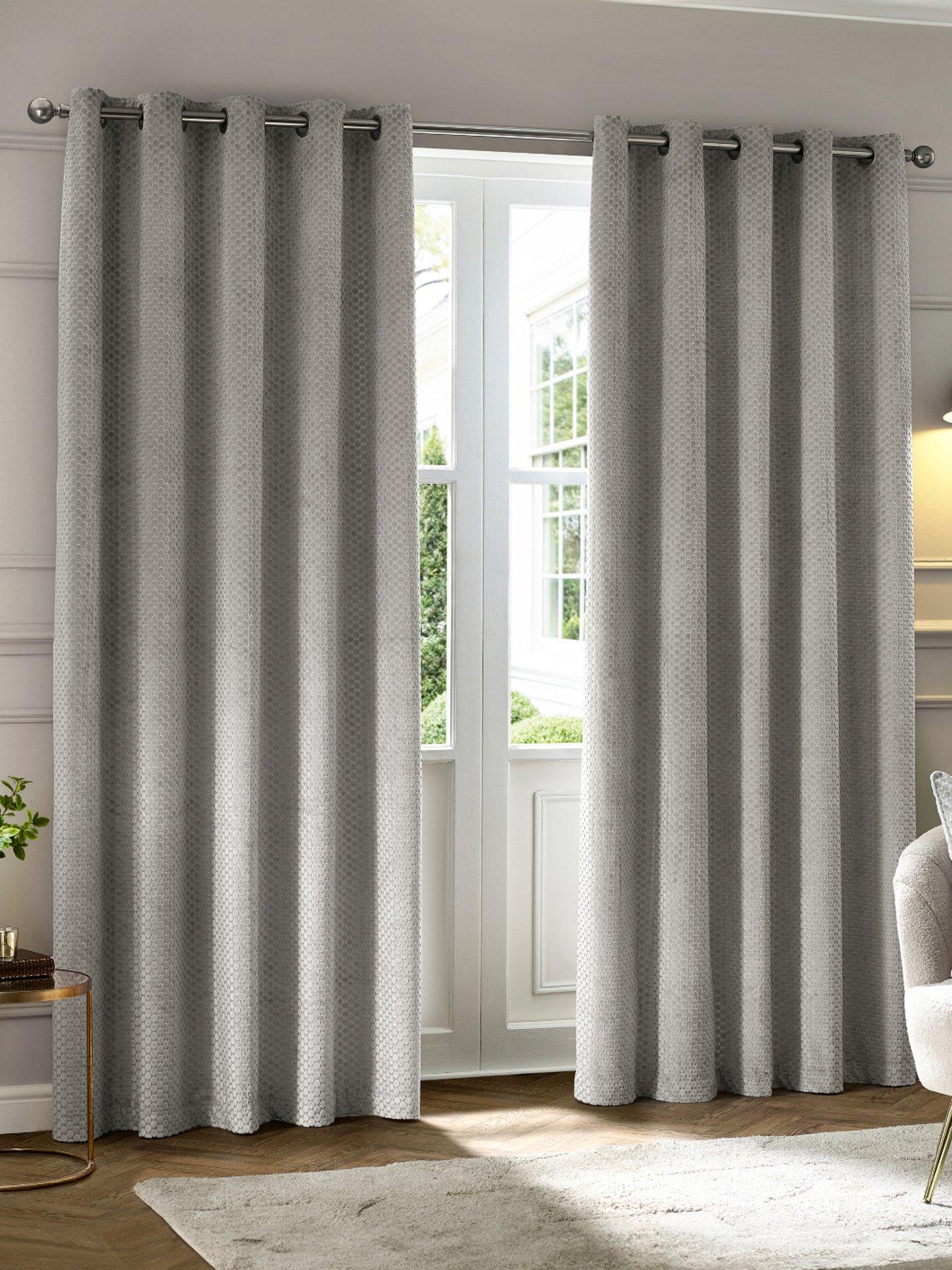 Paoletti Neptune 117x183 Eyelet Curtains