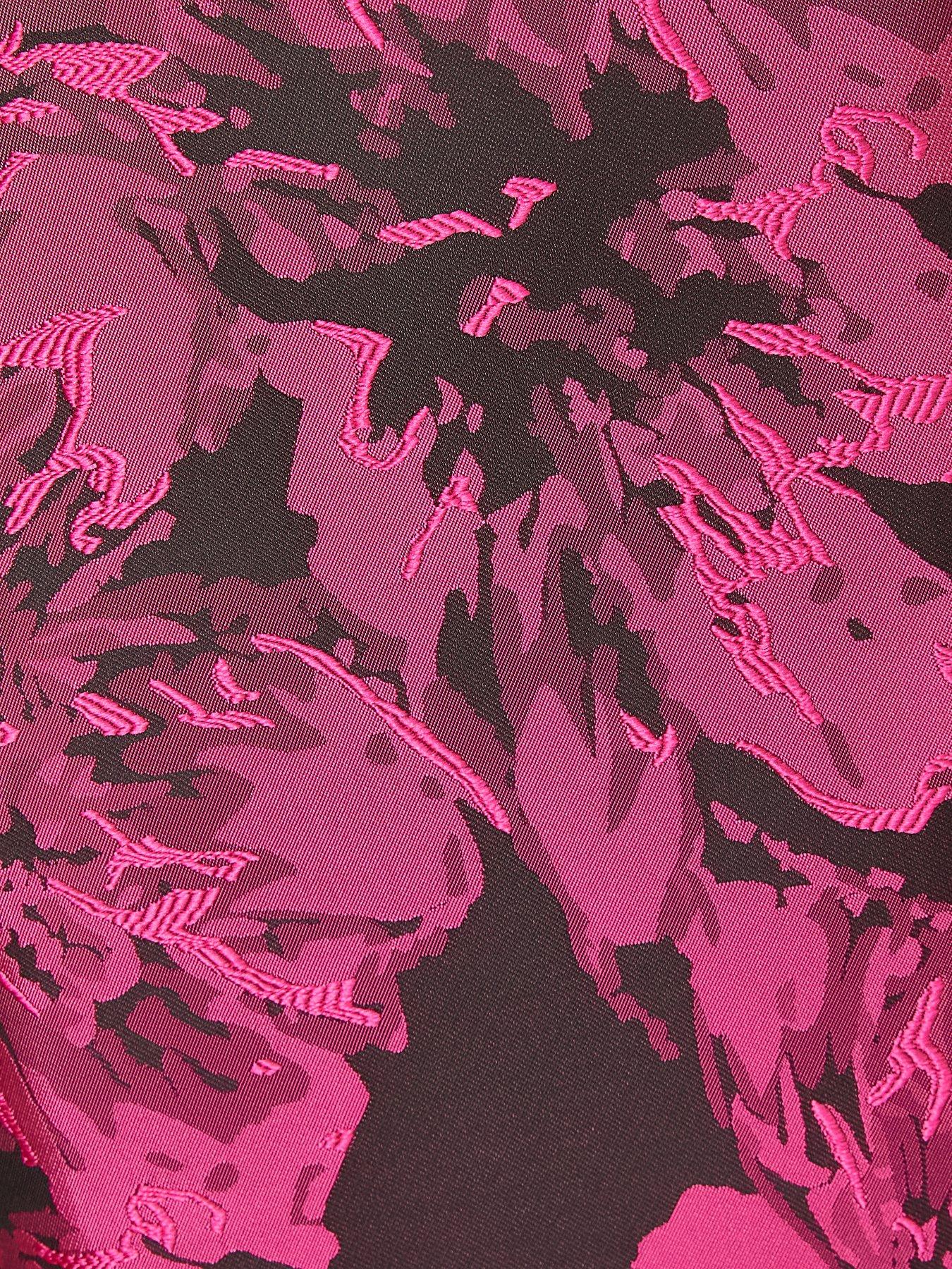 Image 6 of 6 of Quiz Magenta Floral Short Sleeve Midaxi Dress