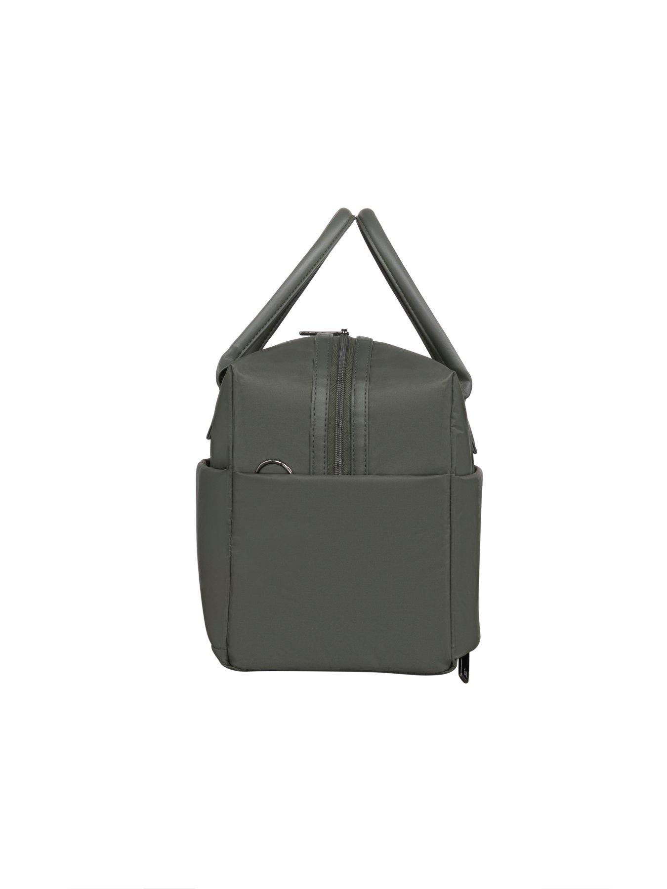 Image 3 of 7 of it Luggage Outpaced Olive Night Holdall