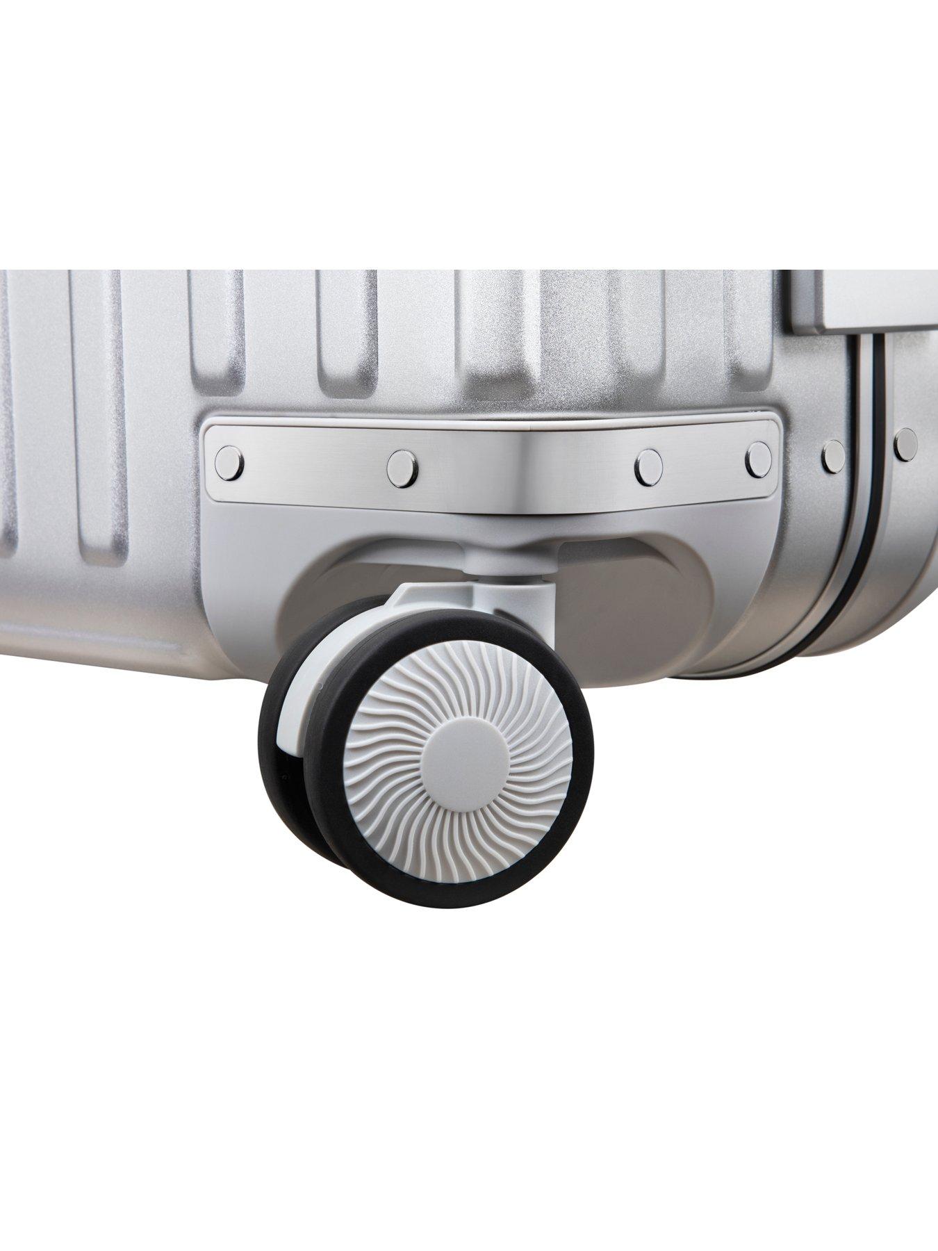 Image 6 of 7 of it Luggage Forcefield Silver Aluminium Cabin Suitcase